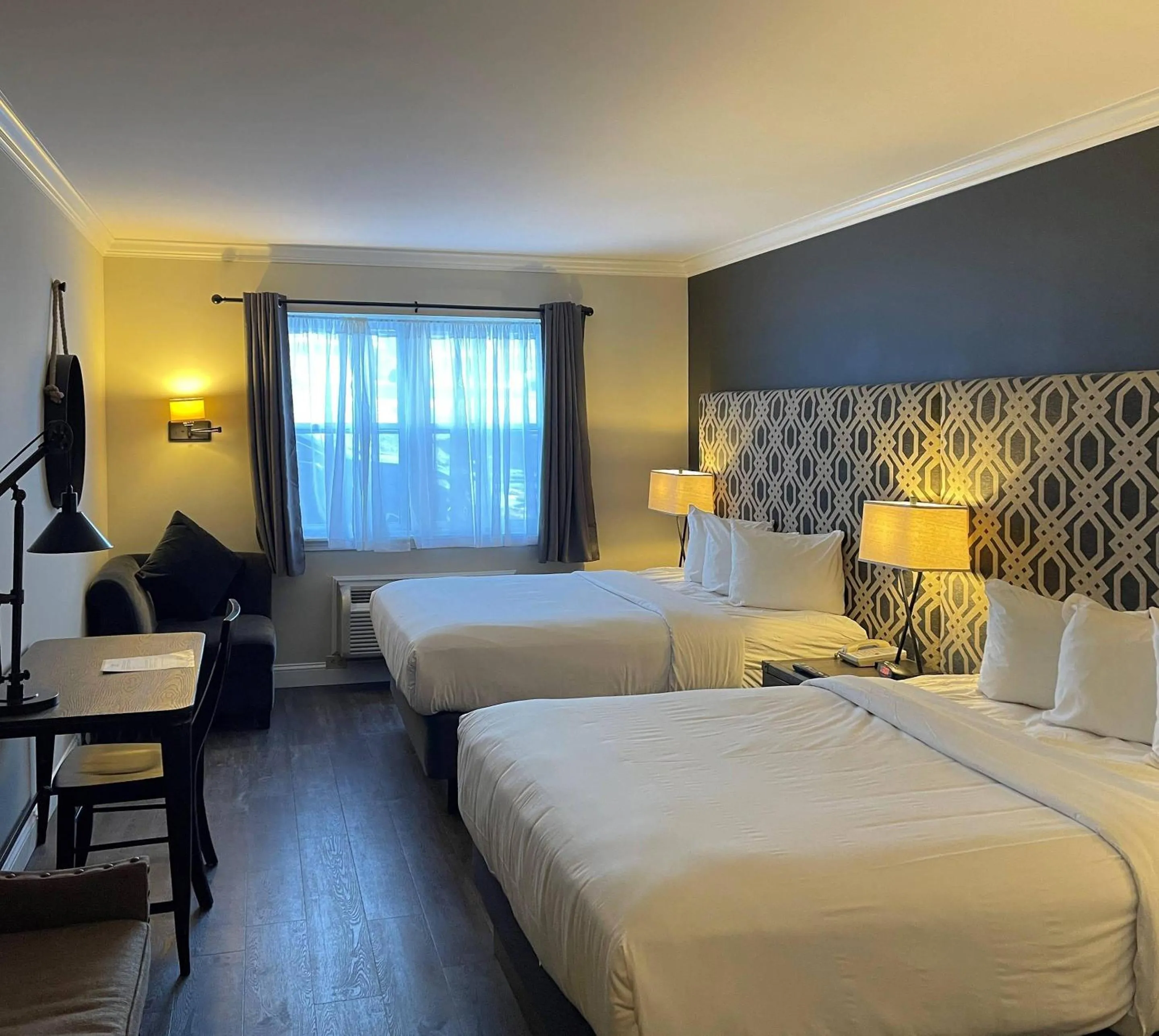 Bedroom, Bed in The Century House Latham - North Albany, an Ascend Collection Hotel