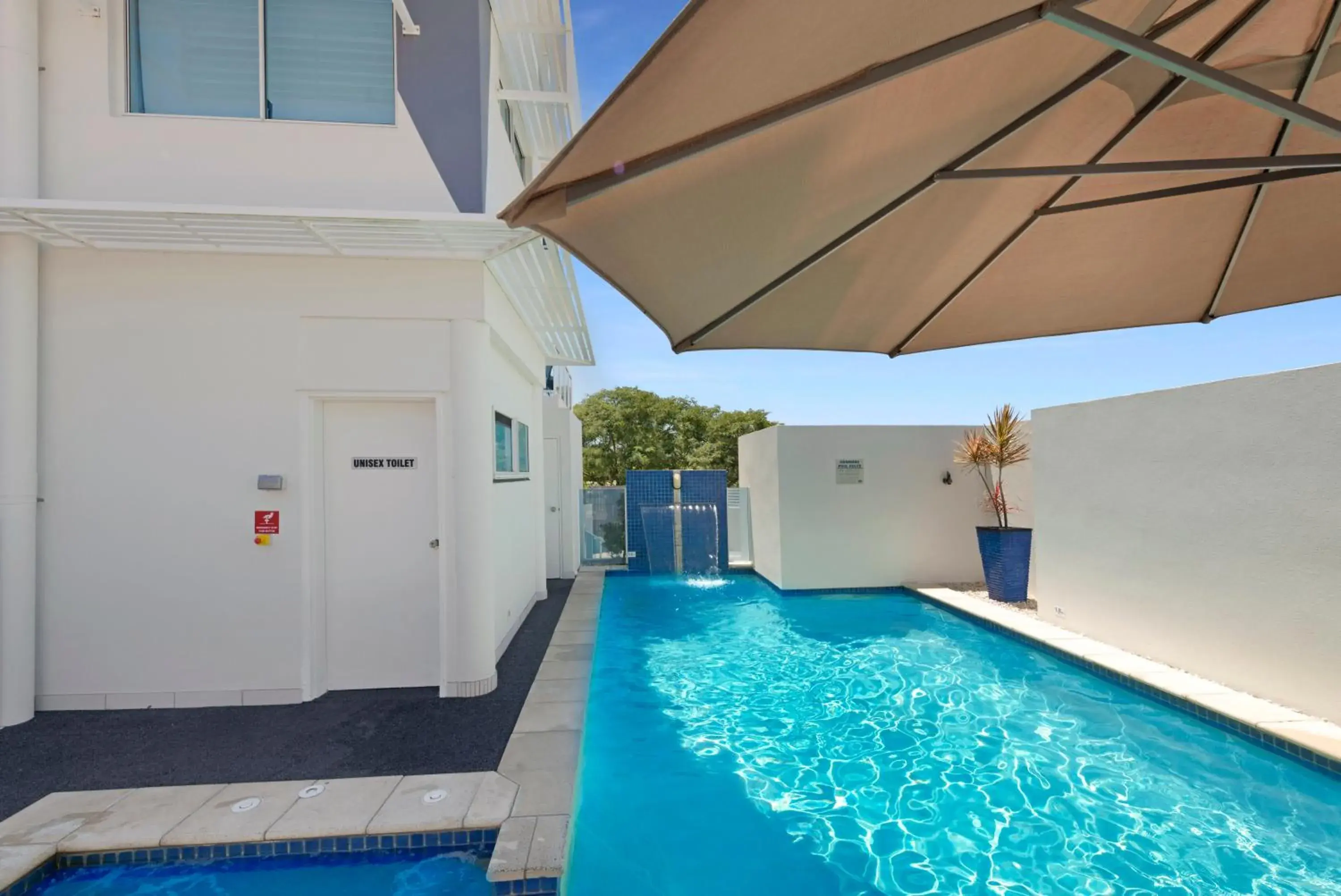 Swimming pool in Koola Beach Apartments Bargara Swimming pool in Koola Beach Apartments Bargara