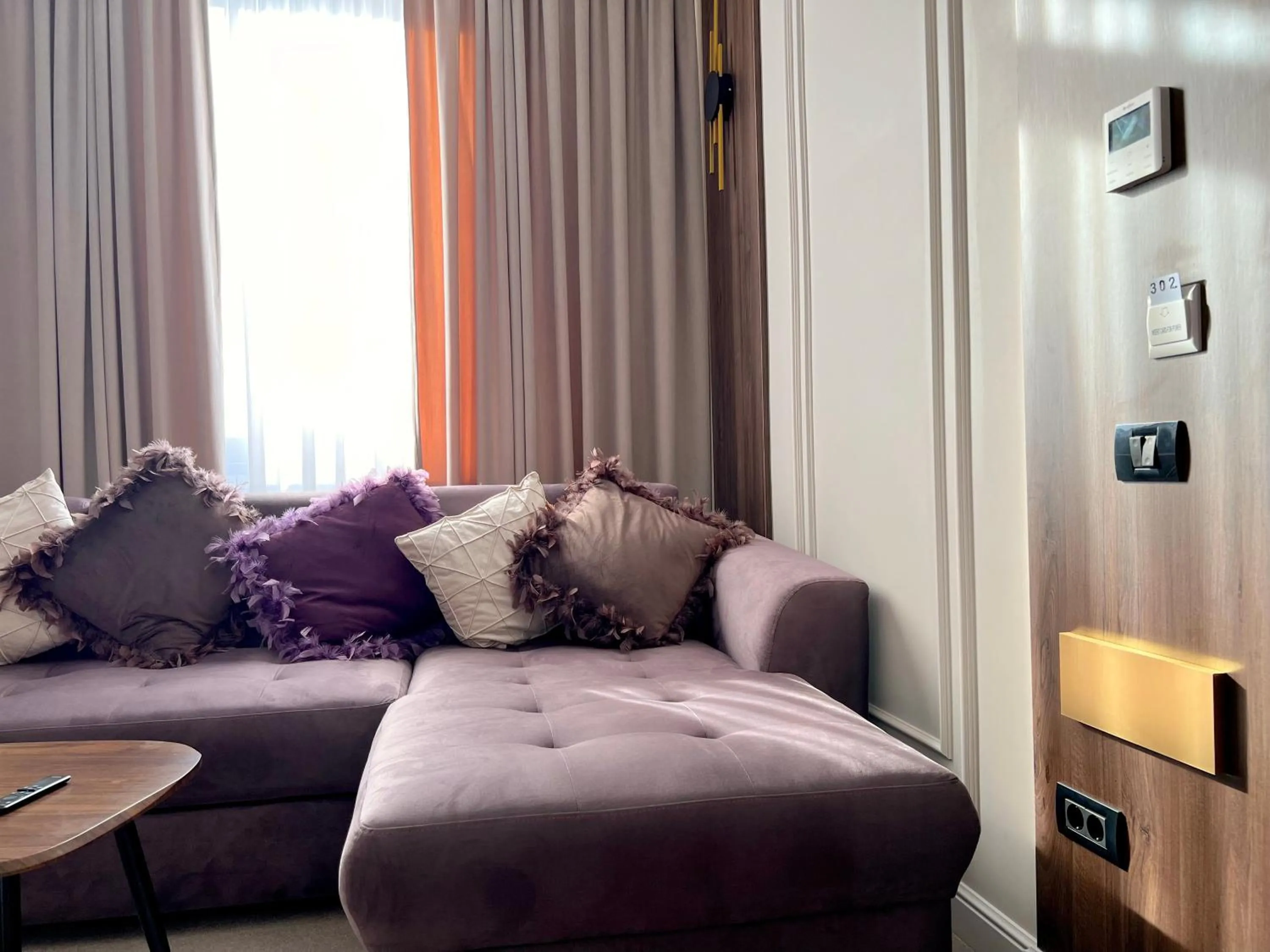 TV and multimedia in Hotel 5 Continents