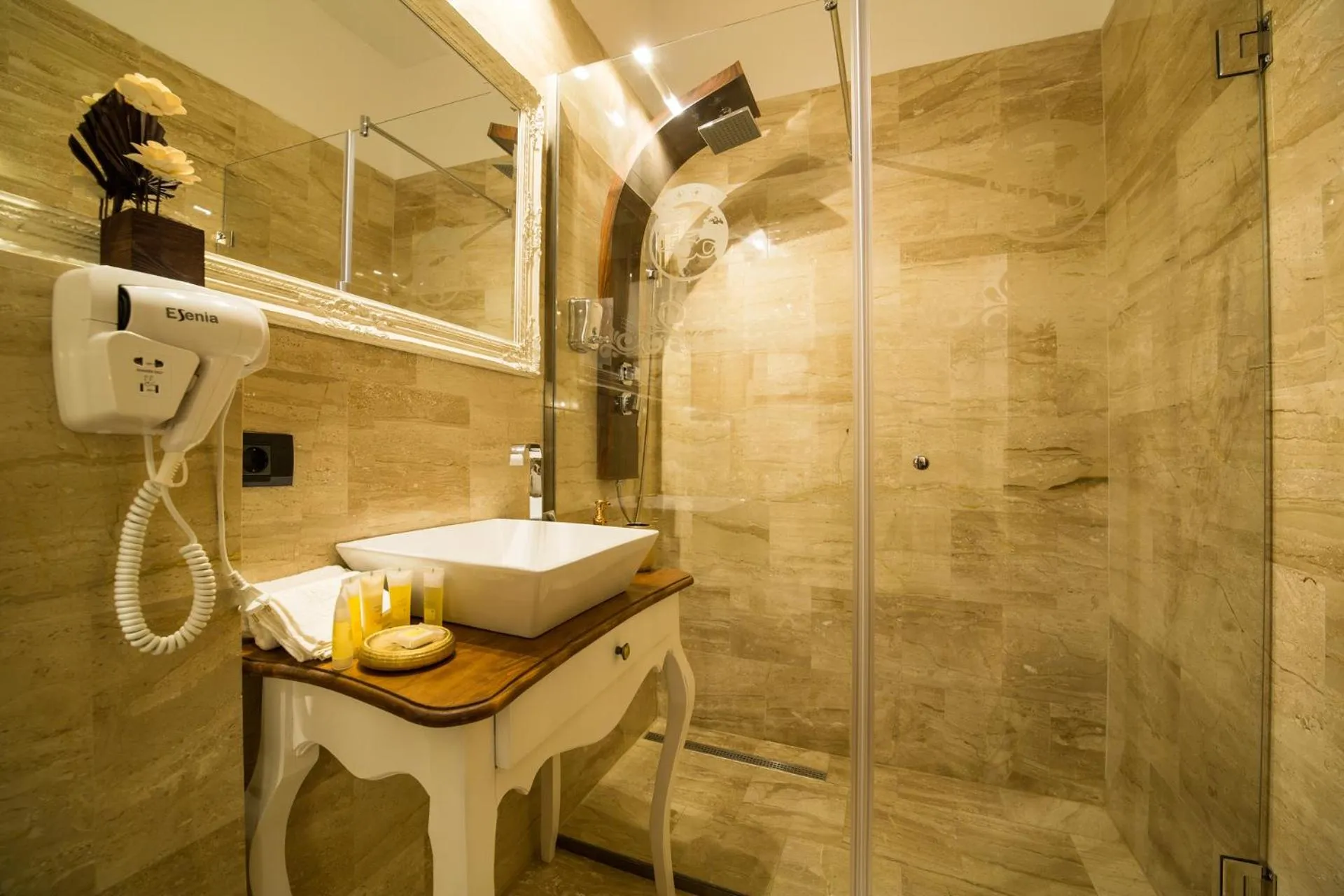 Bathroom in Hotel 5 Continents