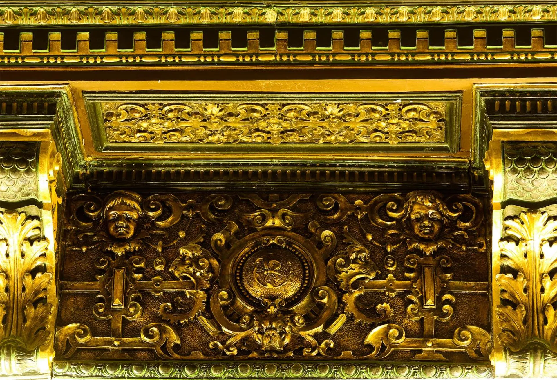 Decorative detail in Hotel 5 Continents