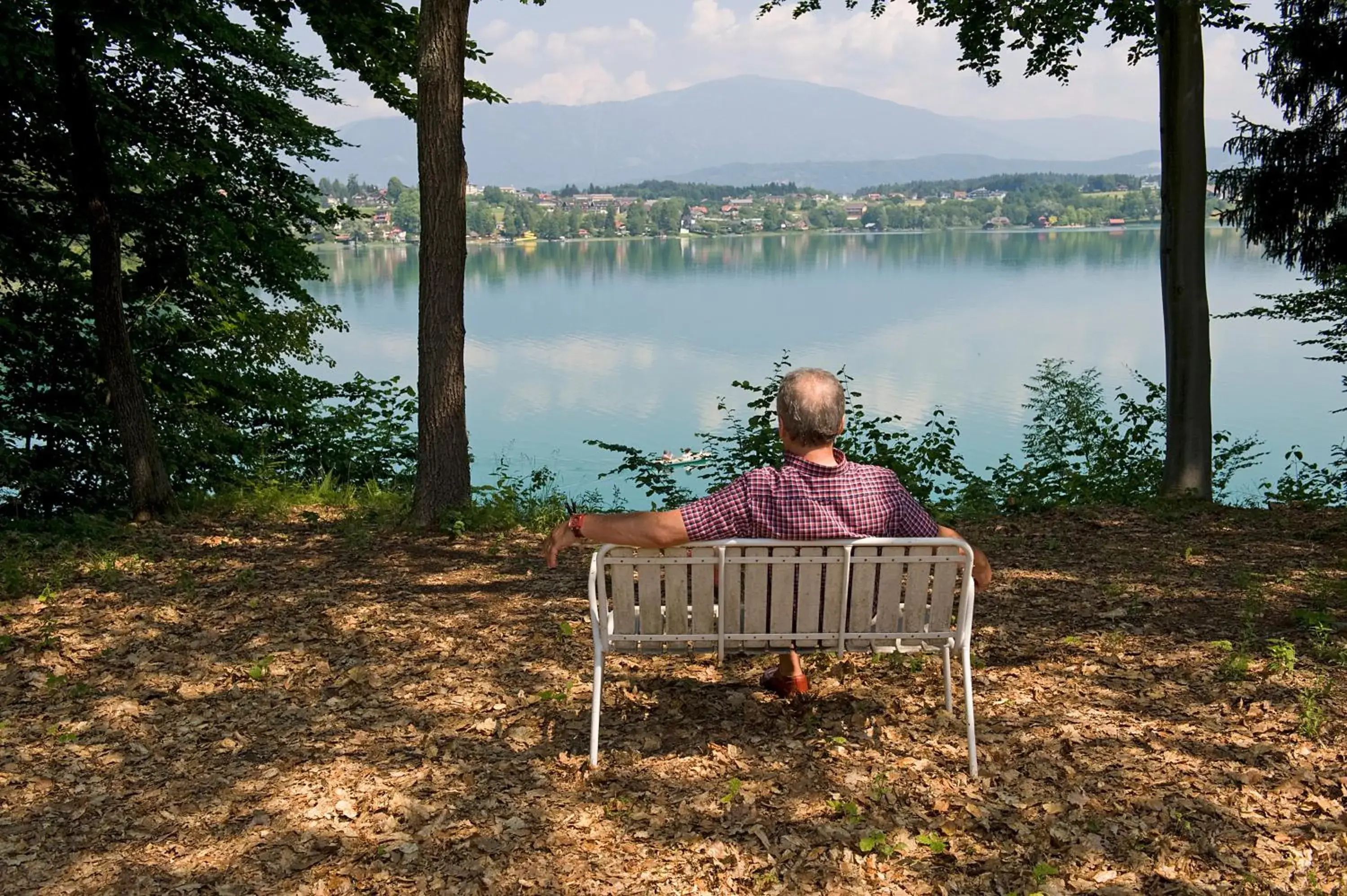 Lake view in Inselhotel Faakersee