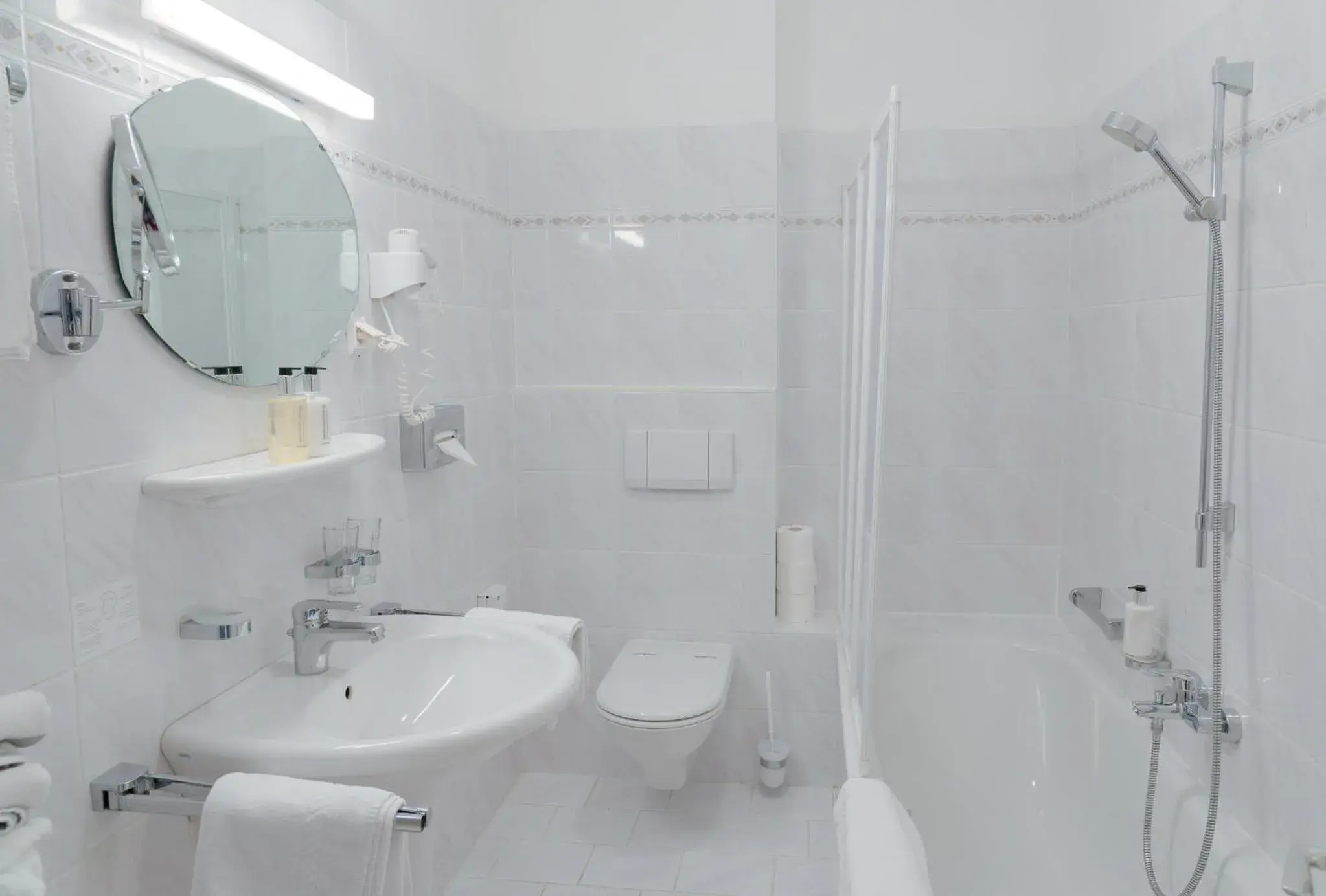 Bathroom in Inselhotel Faakersee