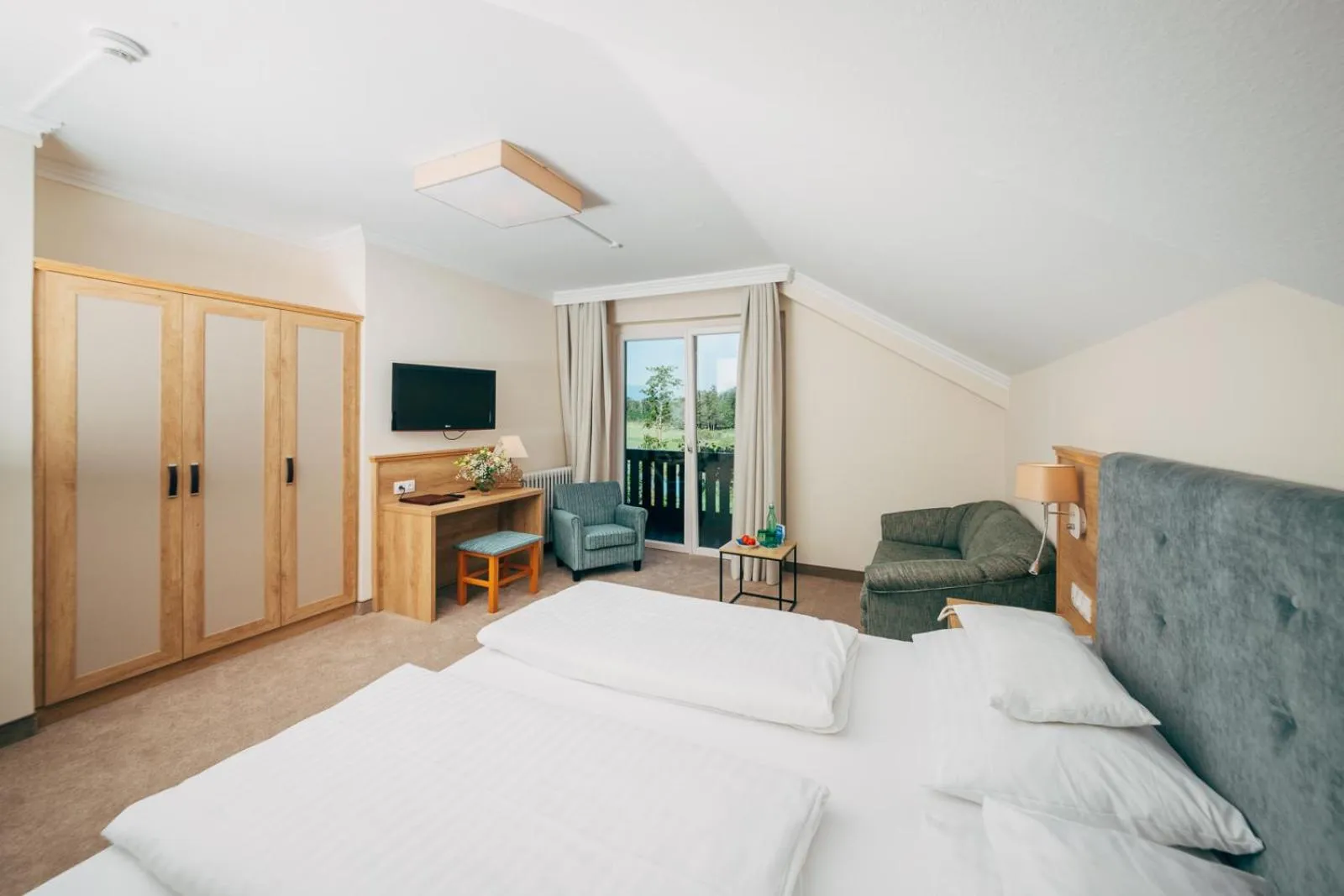 Bed in Inselhotel Faakersee