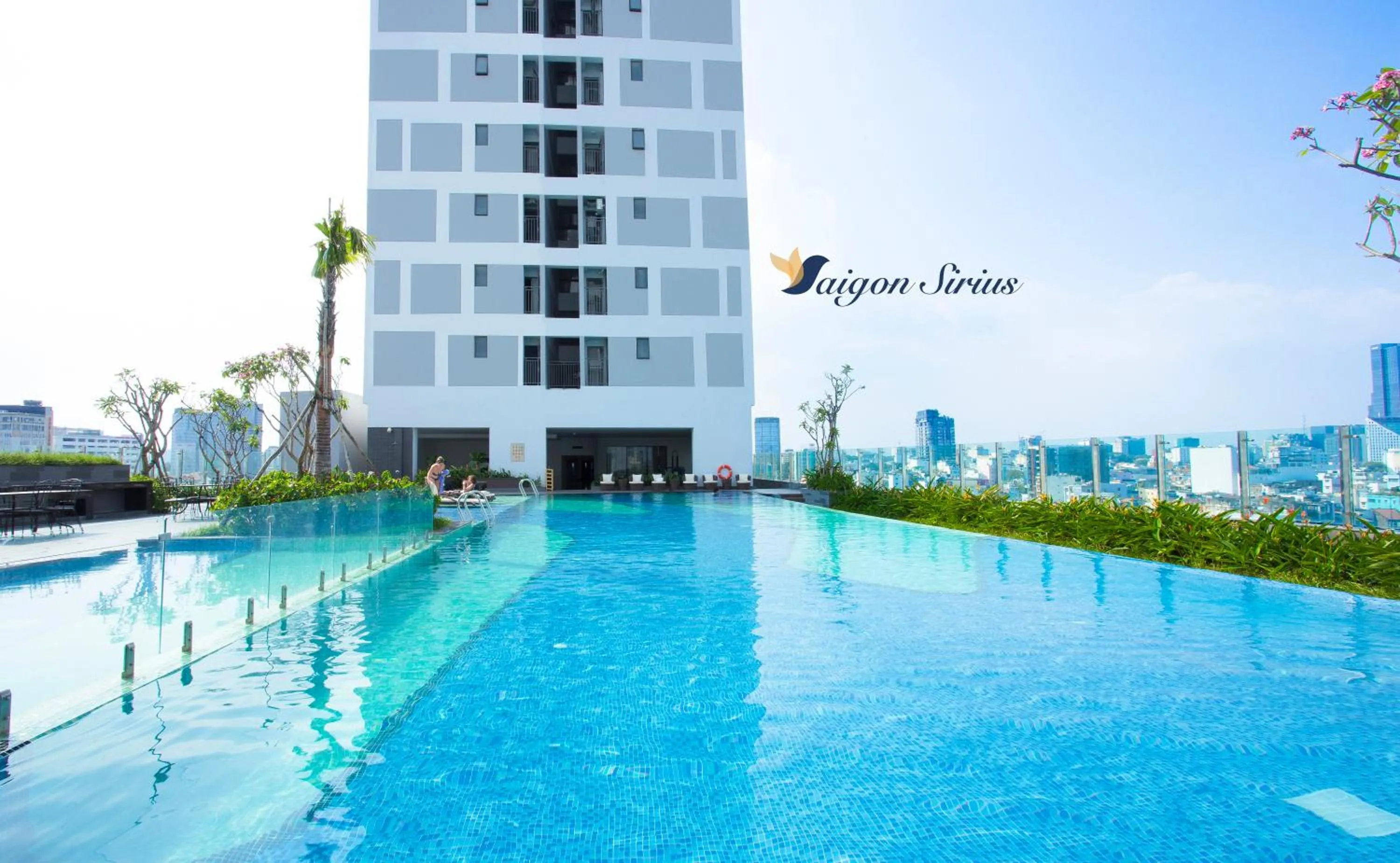 Swimming pool in Saigon Sirius
