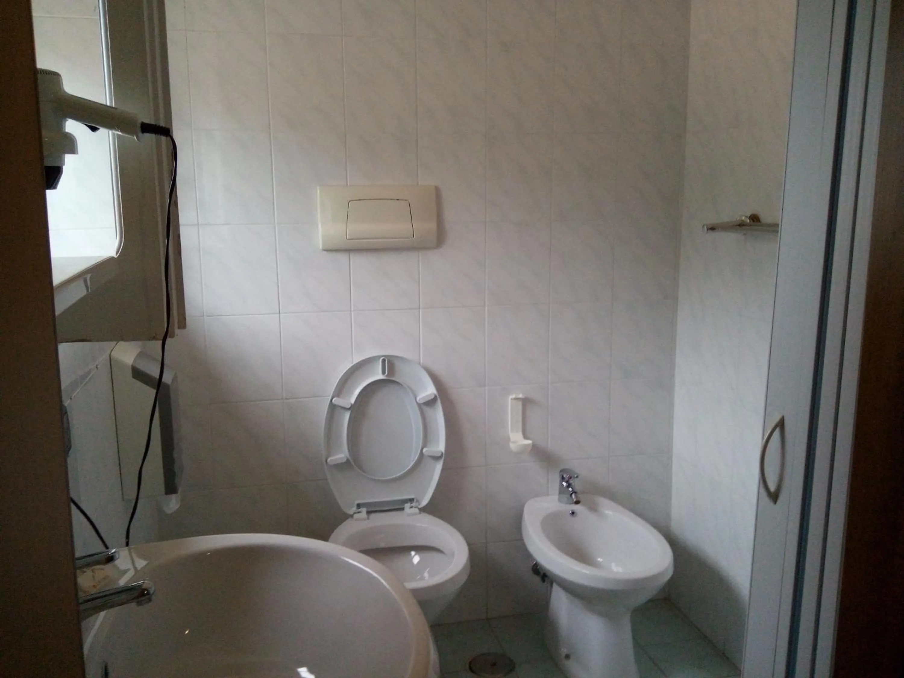 Bathroom in Hotel Calabria