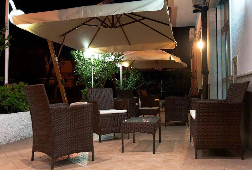 Patio in Hotel Calabria