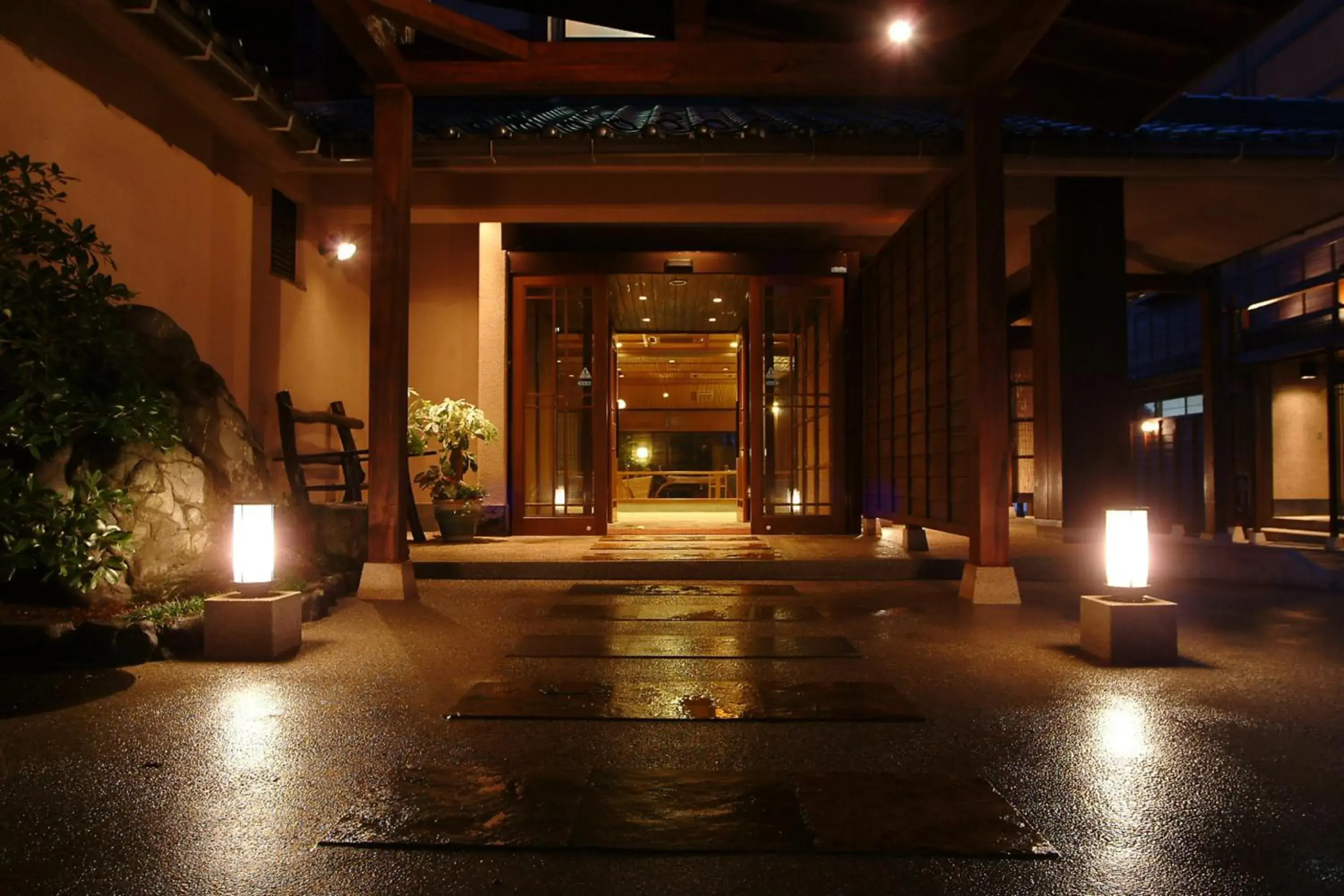 Facade/entrance in Ichiboukan Facade/entrance in Ichiboukan