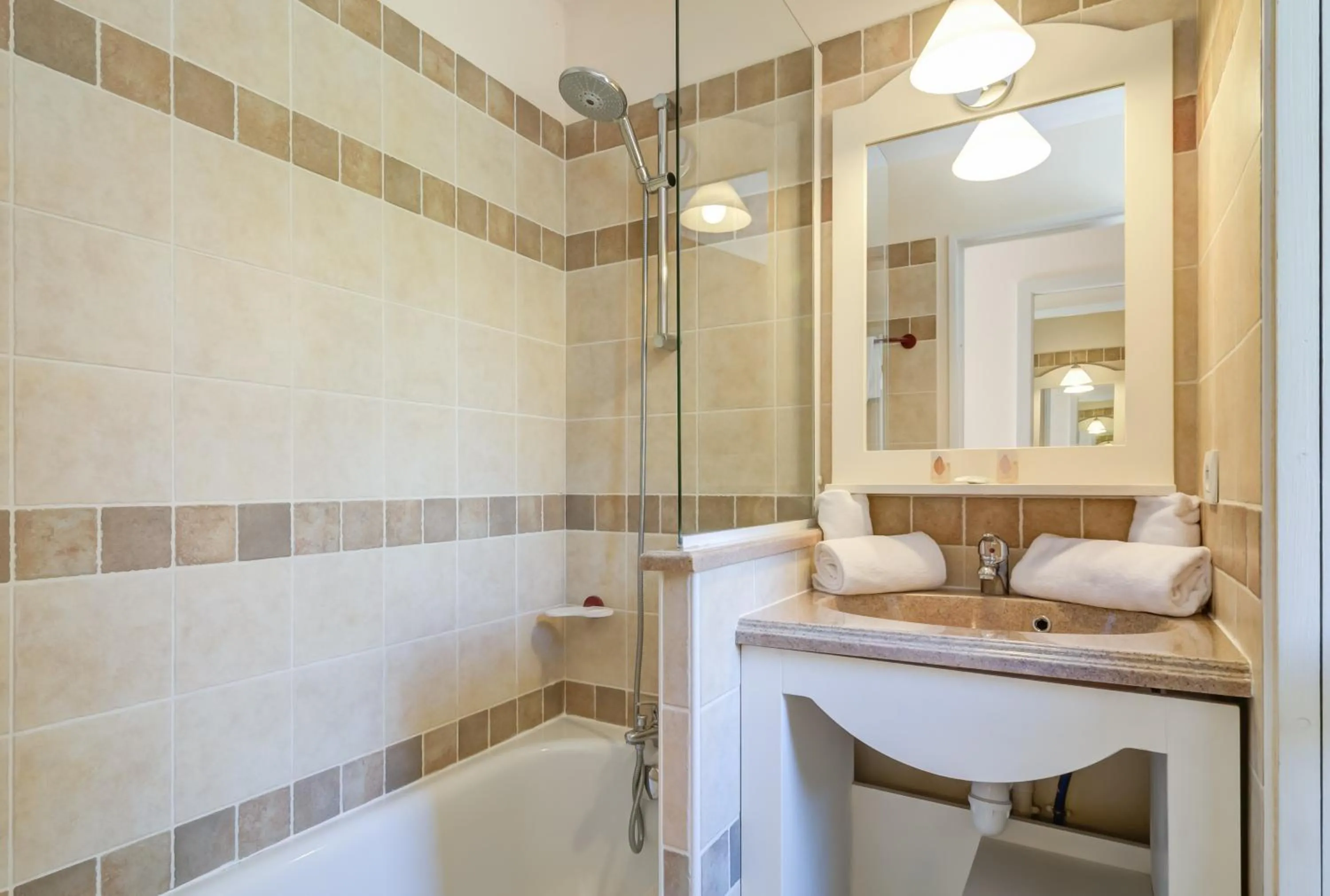 Shower in Village Pierre & Vacances Le Rouret
