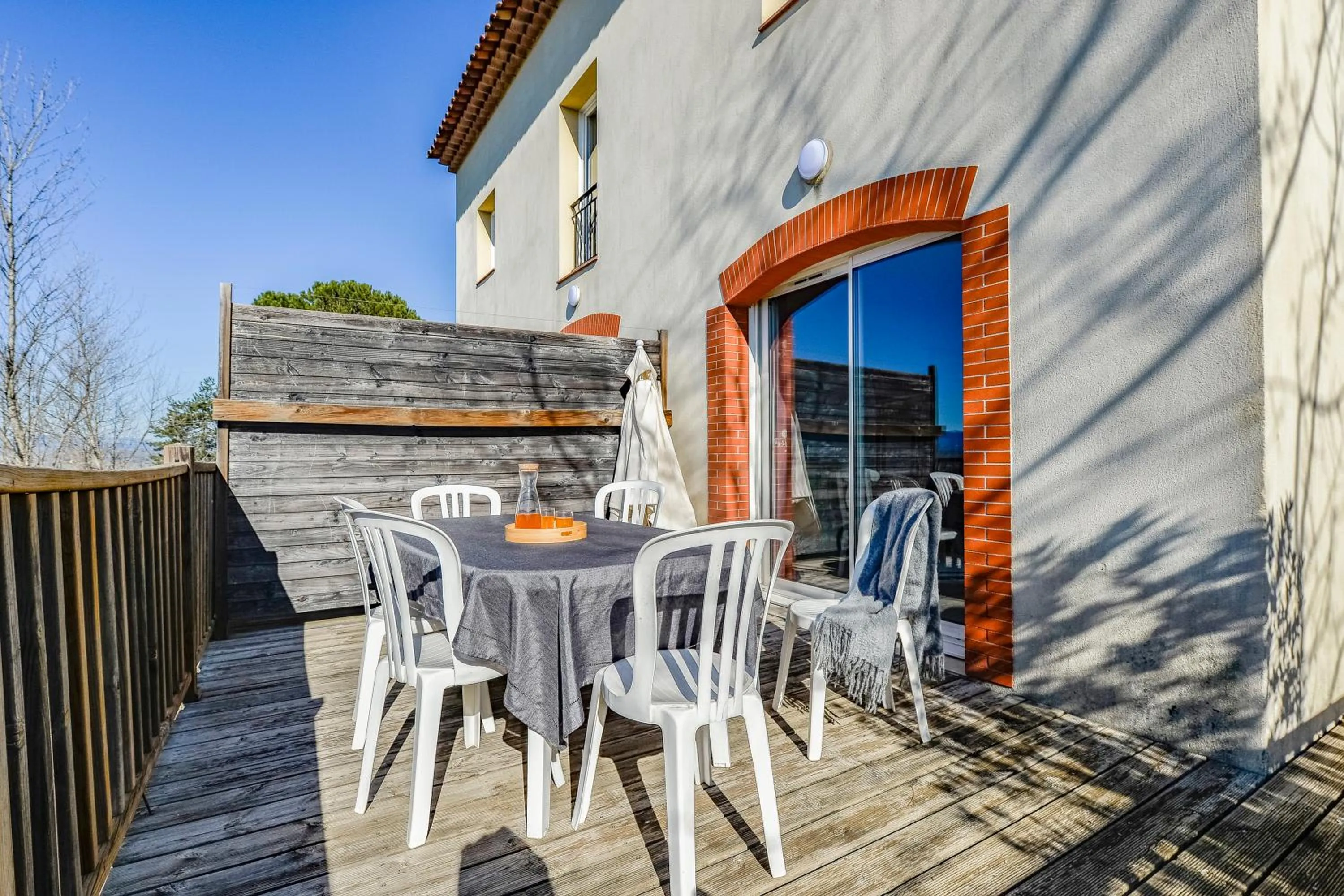 Property building in Village Pierre & Vacances Le Rouret