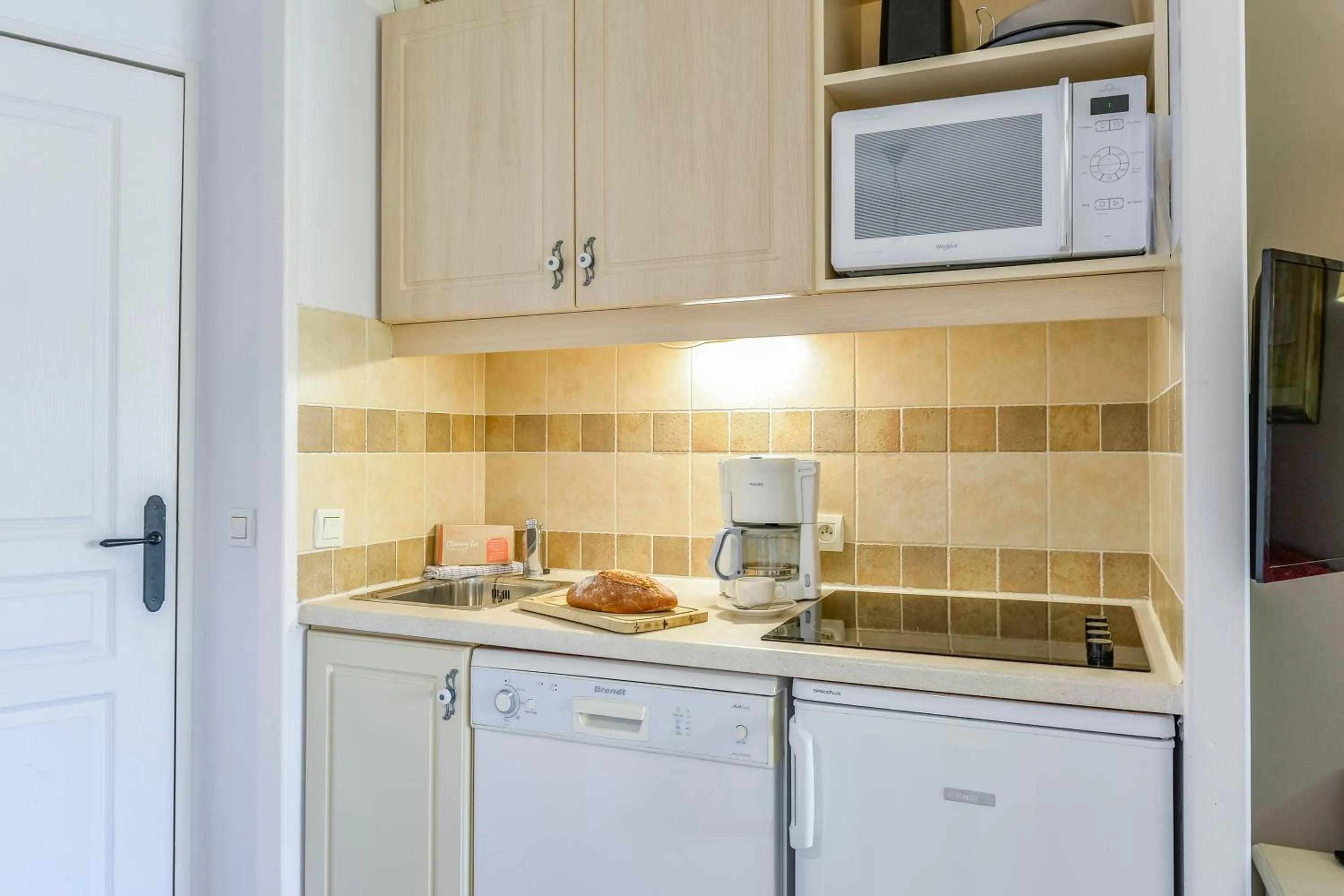 Kitchen or kitchenette in Village Pierre & Vacances Le Rouret