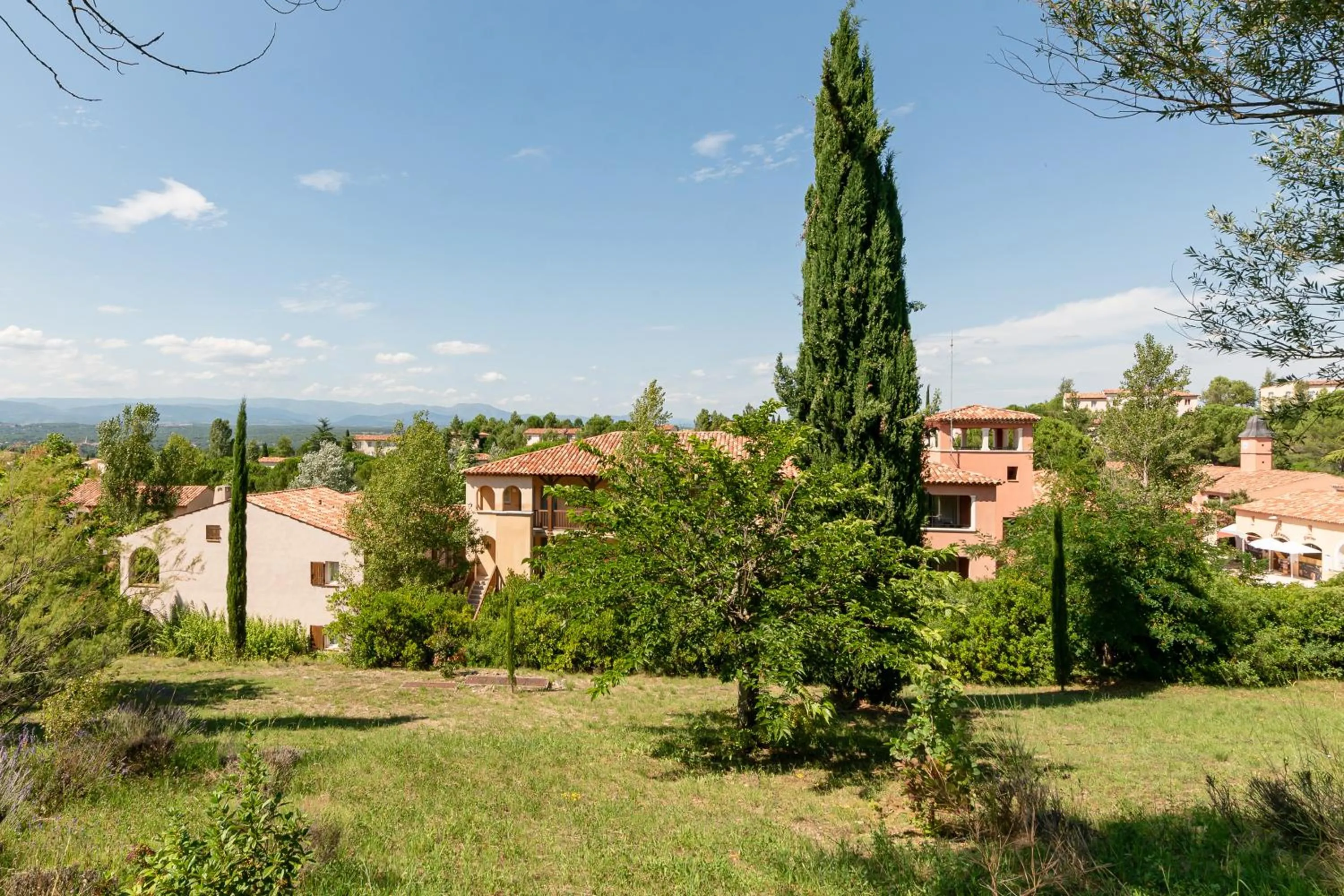 Property building in Village Pierre & Vacances Le Rouret