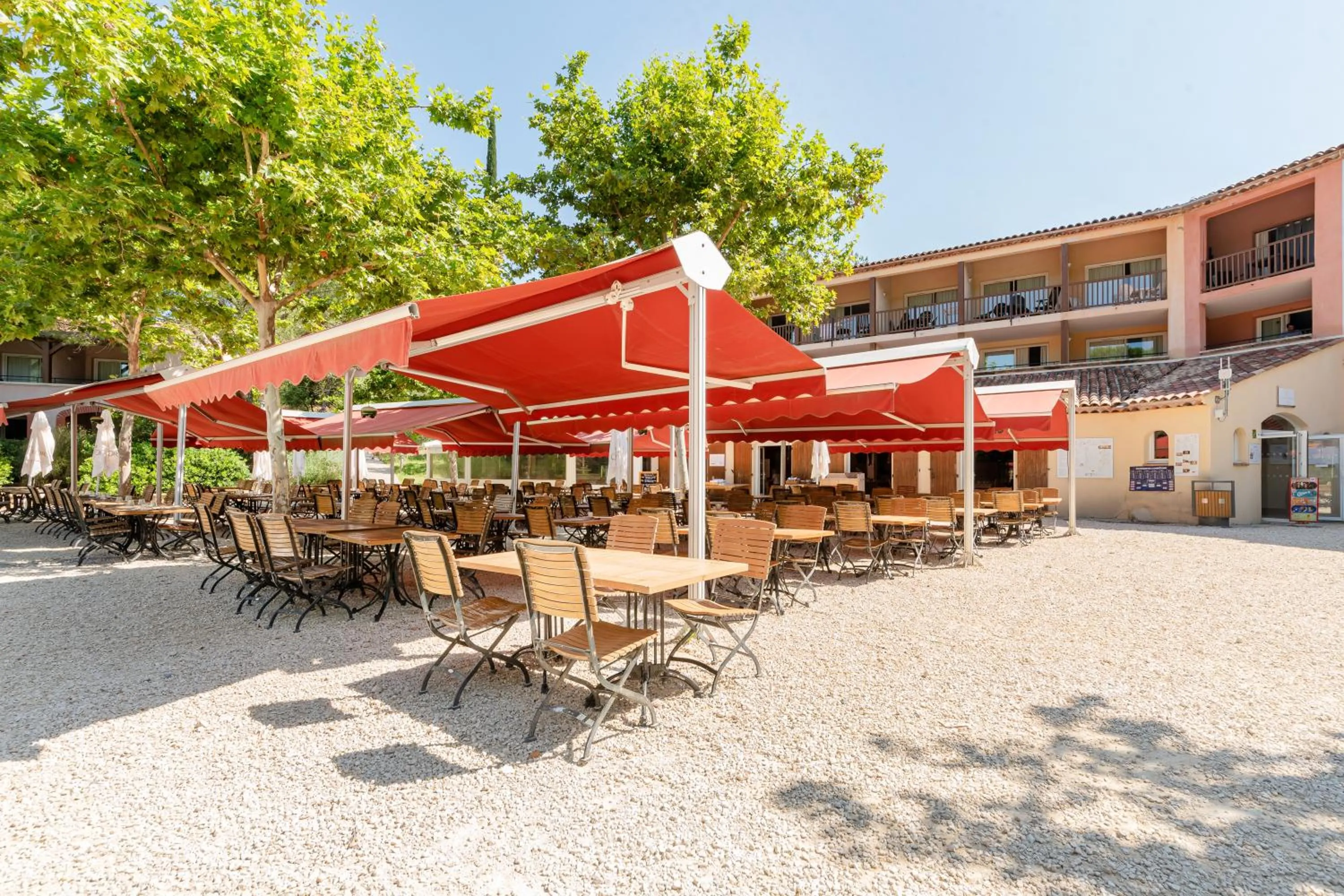 Property building in Village Pierre & Vacances Le Rouret
