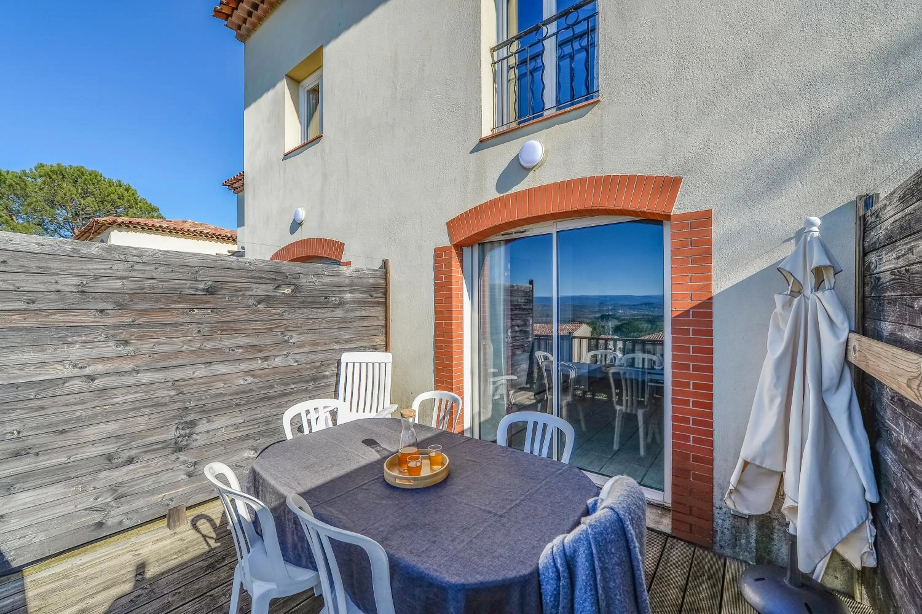 Property building in Village Pierre & Vacances Le Rouret