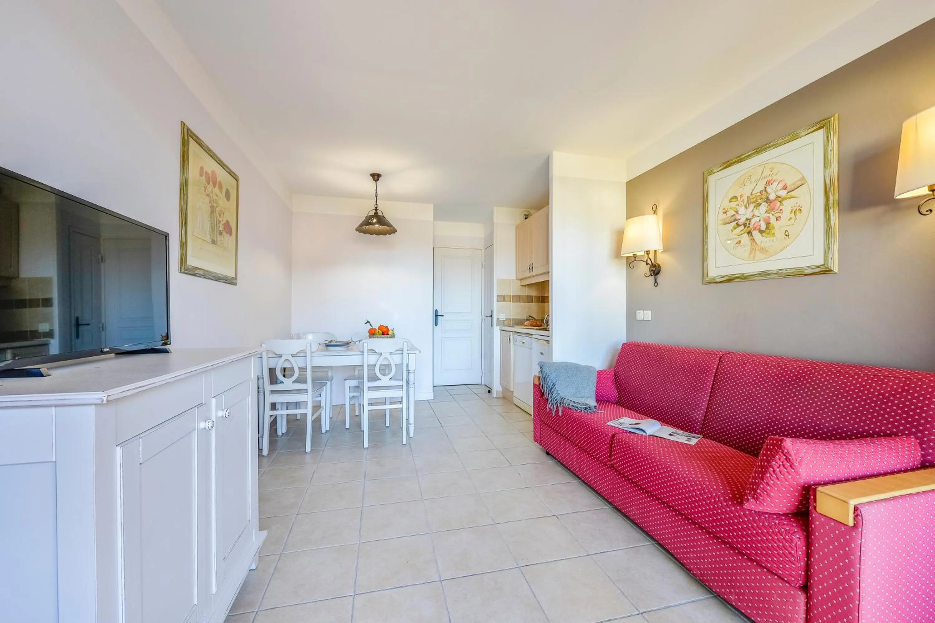 TV and multimedia in Village Pierre & Vacances Le Rouret