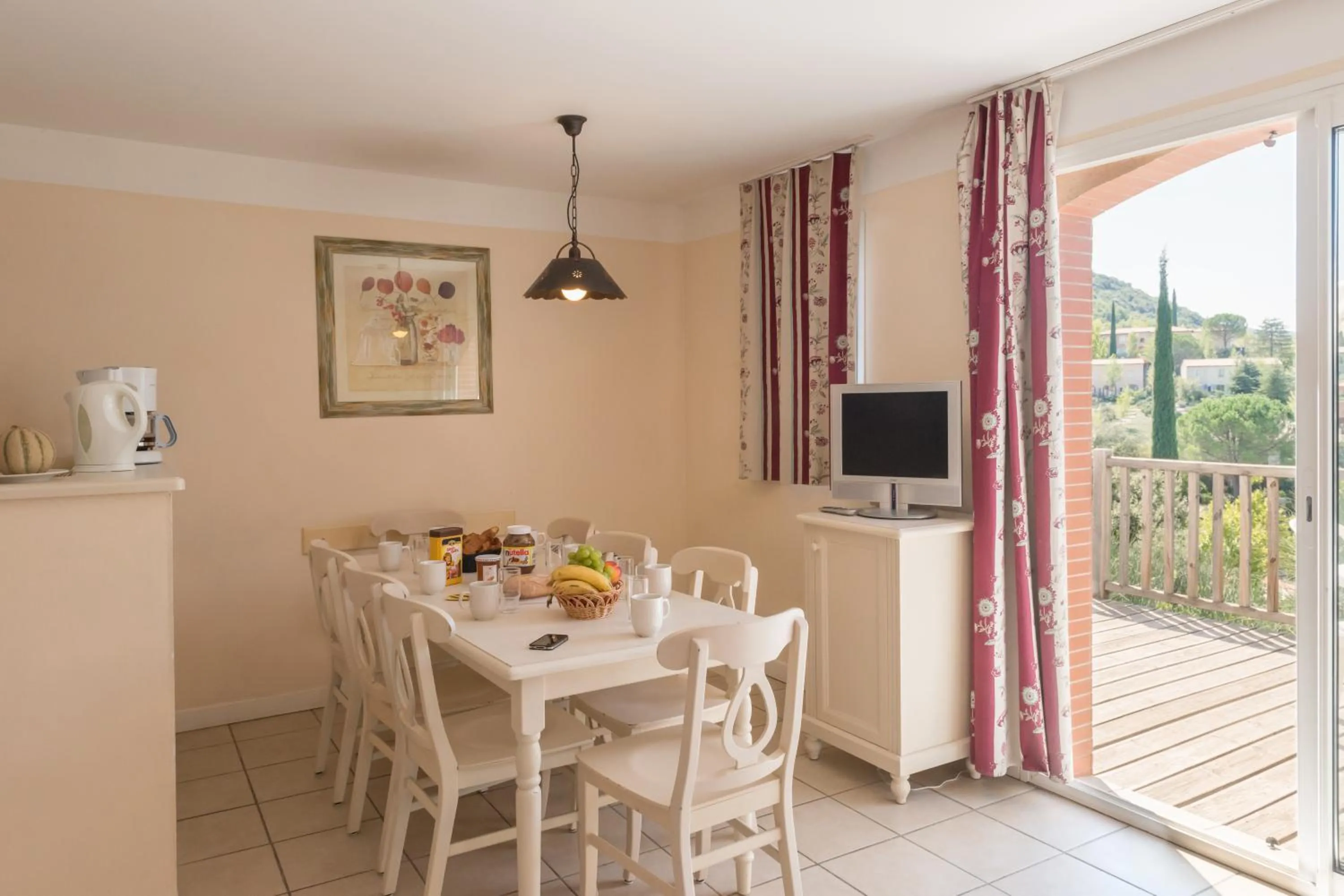TV and multimedia in Village Pierre & Vacances Le Rouret