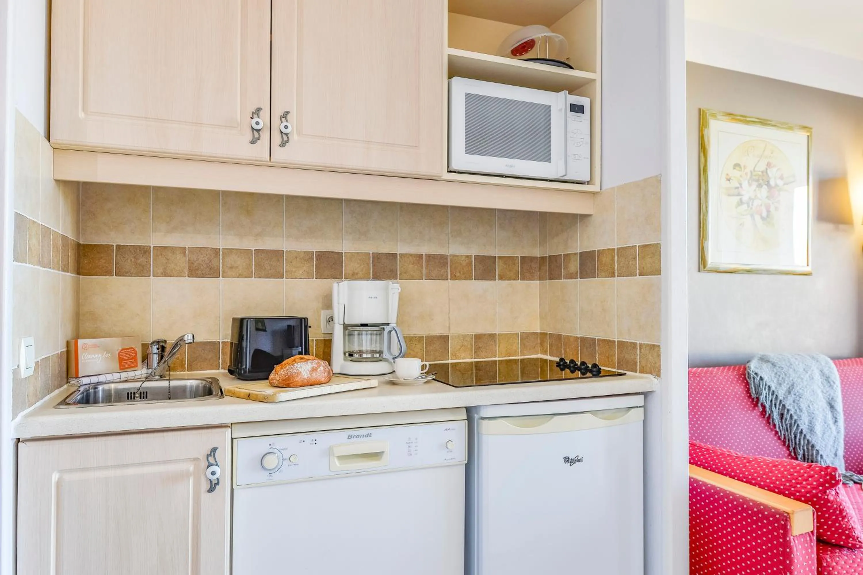 Kitchen or kitchenette in Village Pierre & Vacances Le Rouret