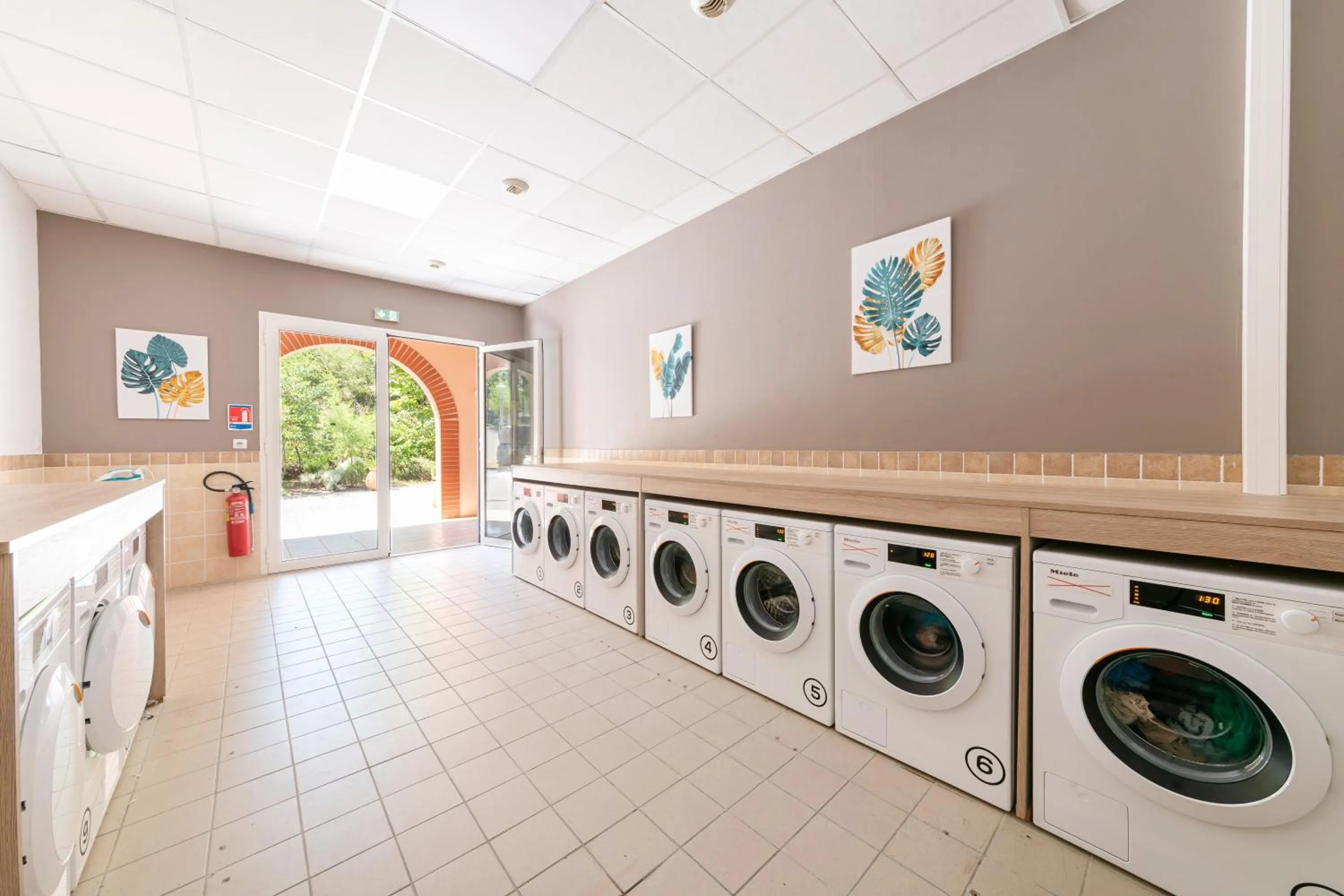 washing machine in Village Pierre & Vacances Le Rouret