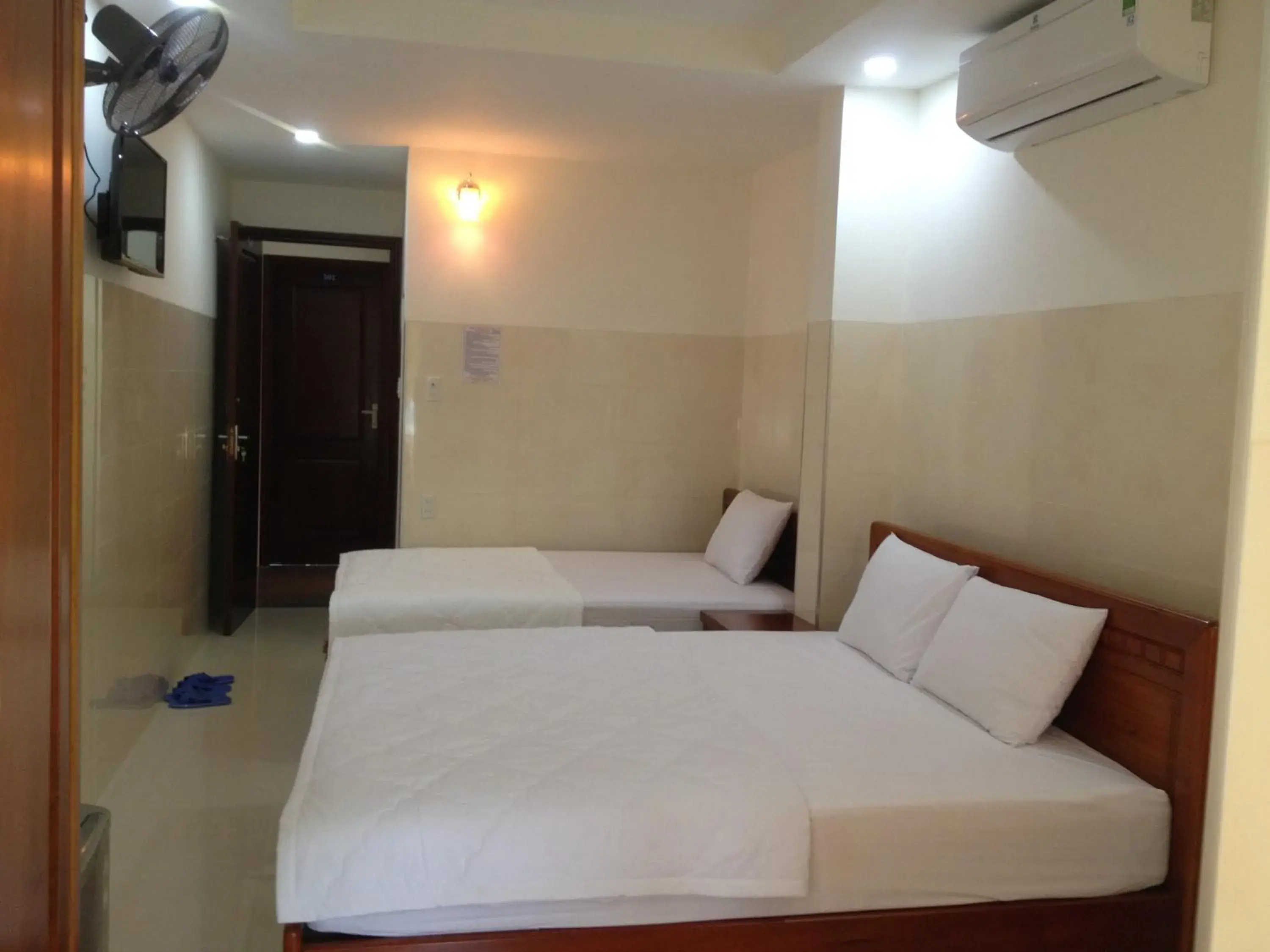 Quadruple Room in DUY HUY hotel & apartment Quadruple Room in DUY HUY hotel & apartment