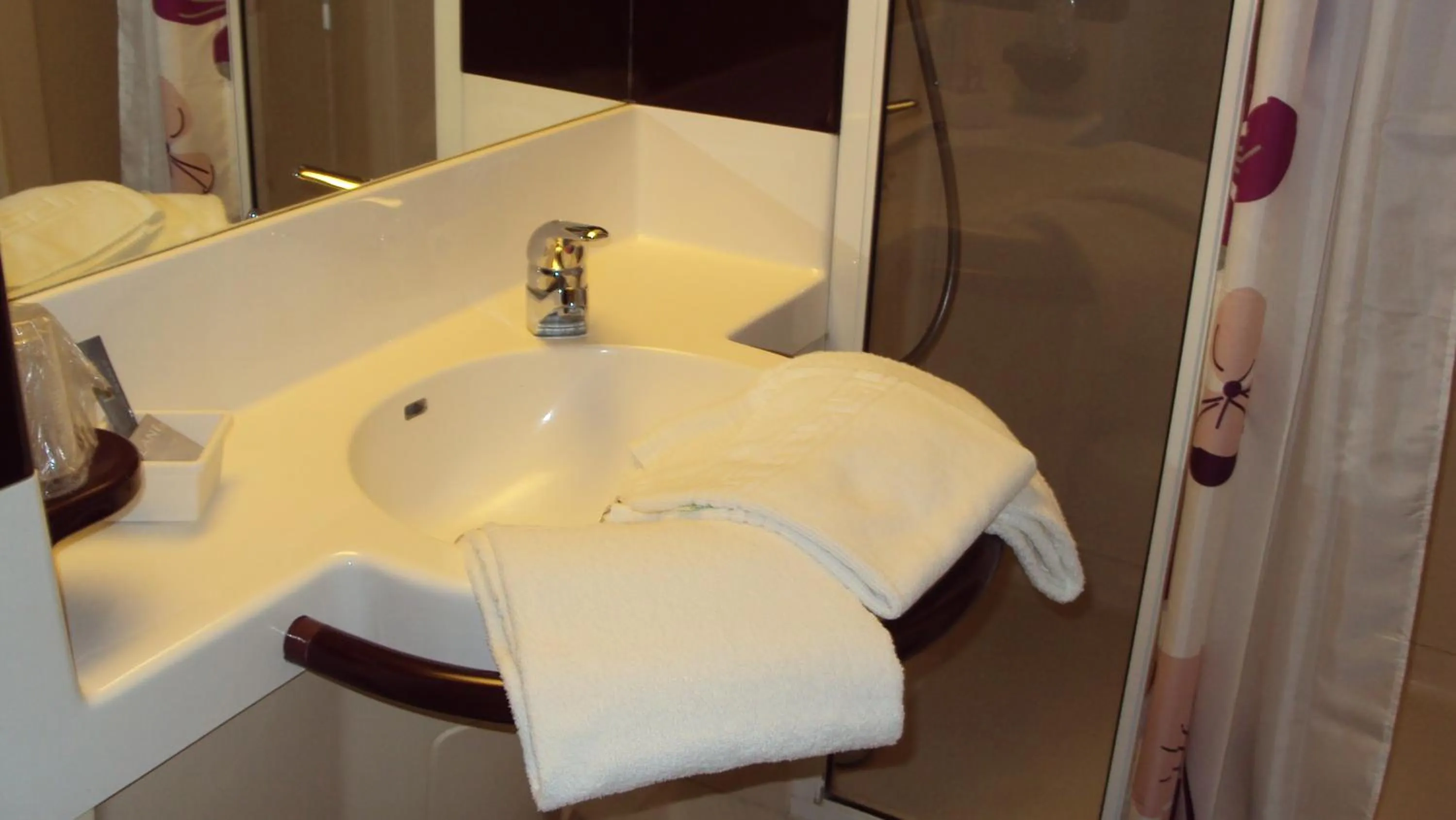 Bathroom in hotel l'échappée d'oléron