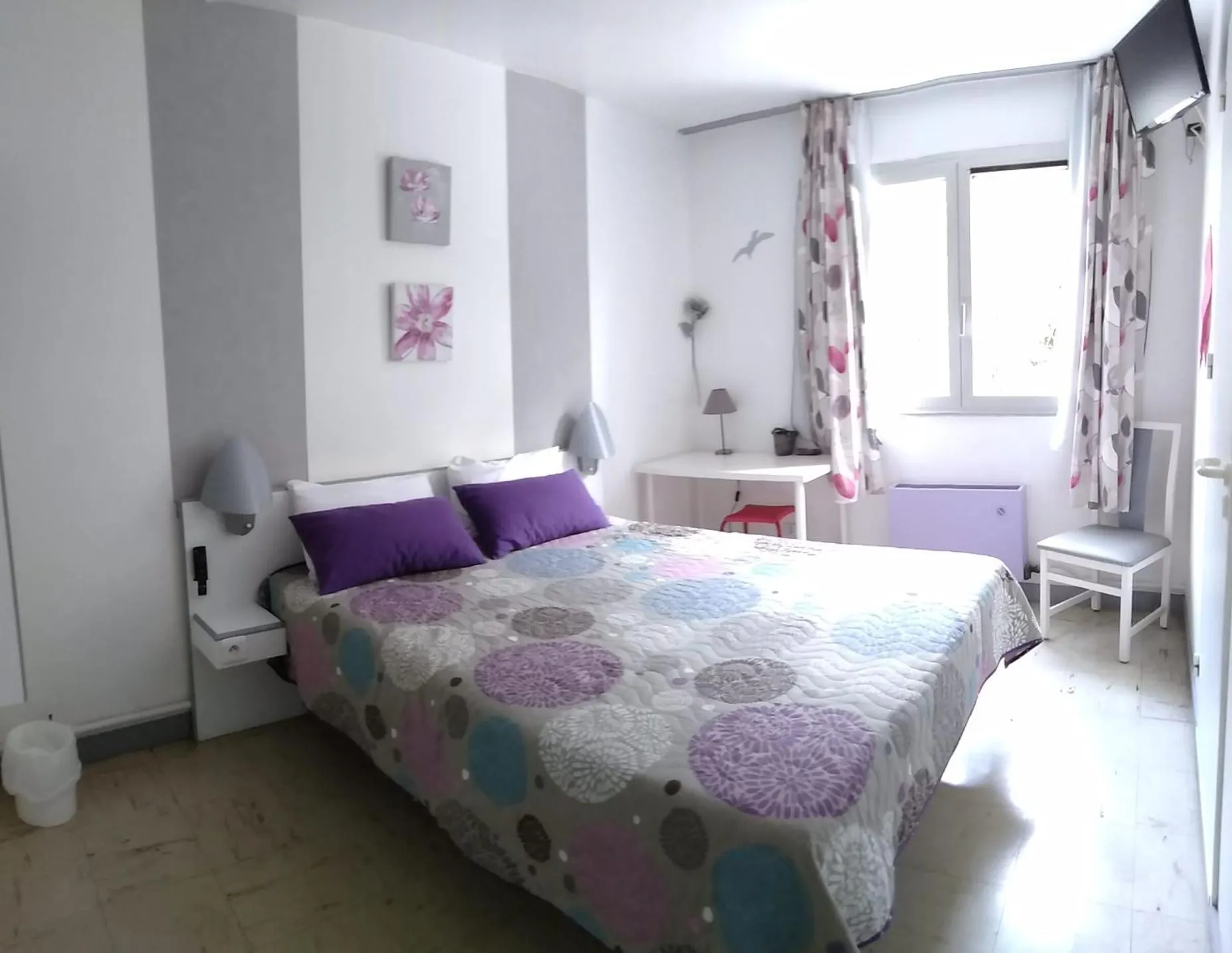 Bed in hotel l'échappée d'oléron