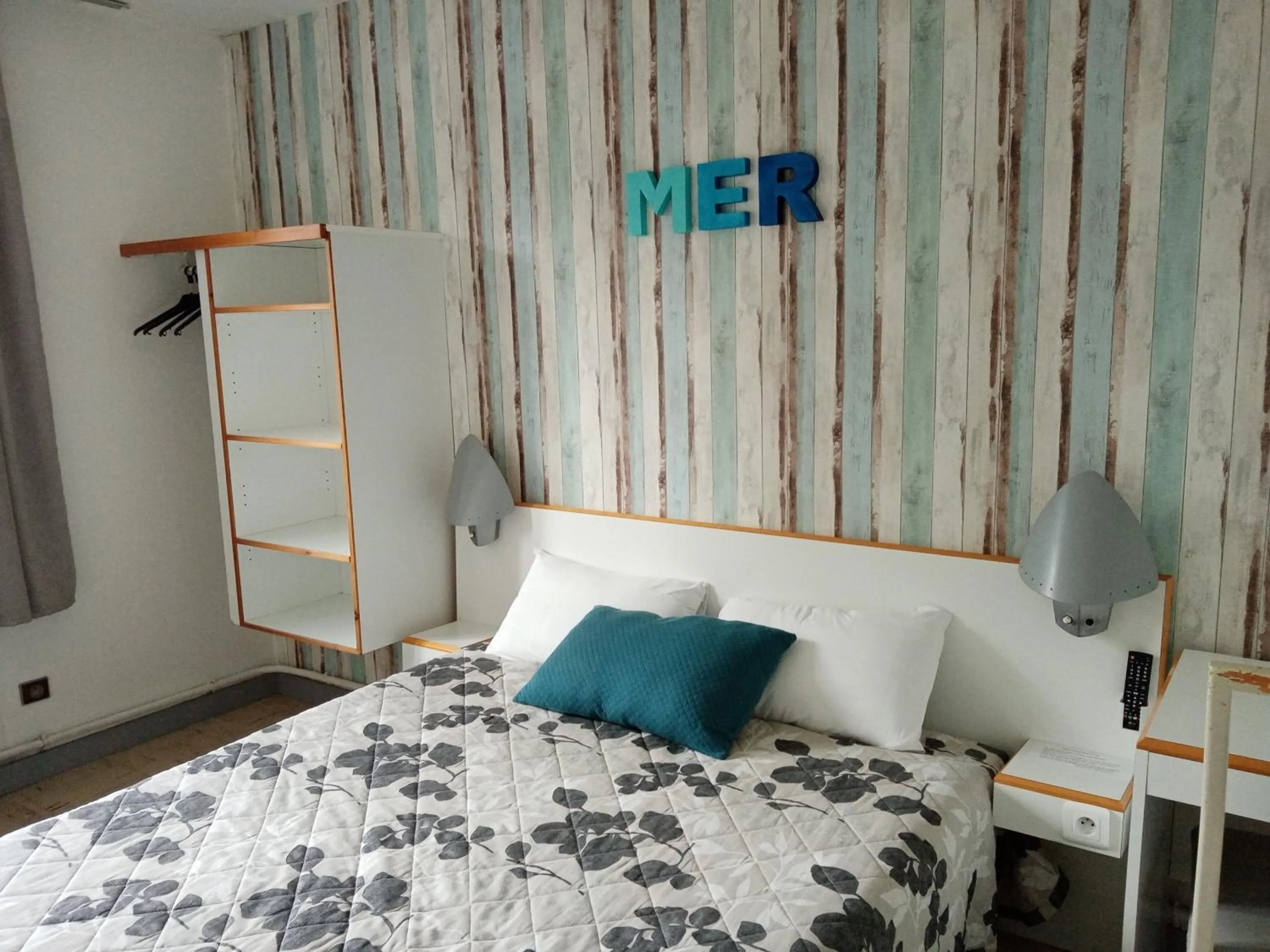 Bed in hotel l'échappée d'oléron