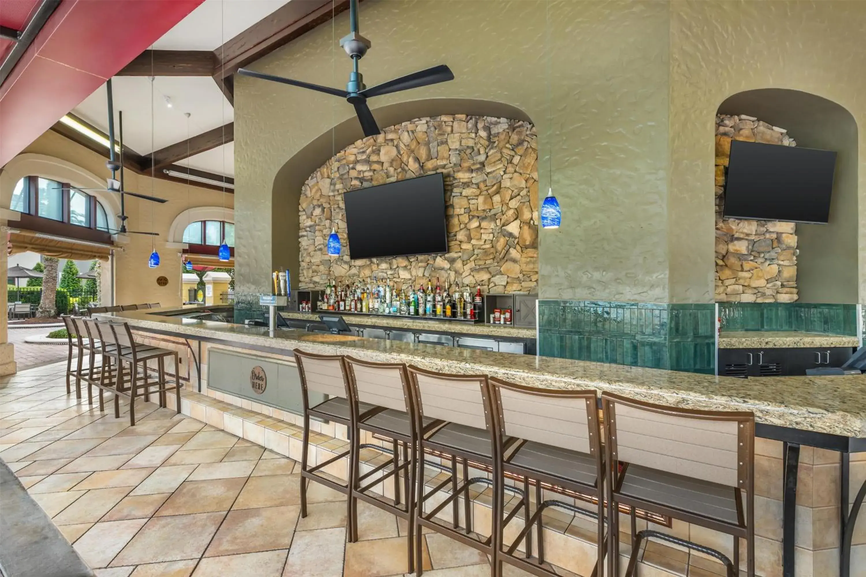 Lounge or bar in Hilton Grand Vacations Club Tuscany Village Orlando Lounge or bar in Hilton Grand Vacations Club Tuscany Village Orlando