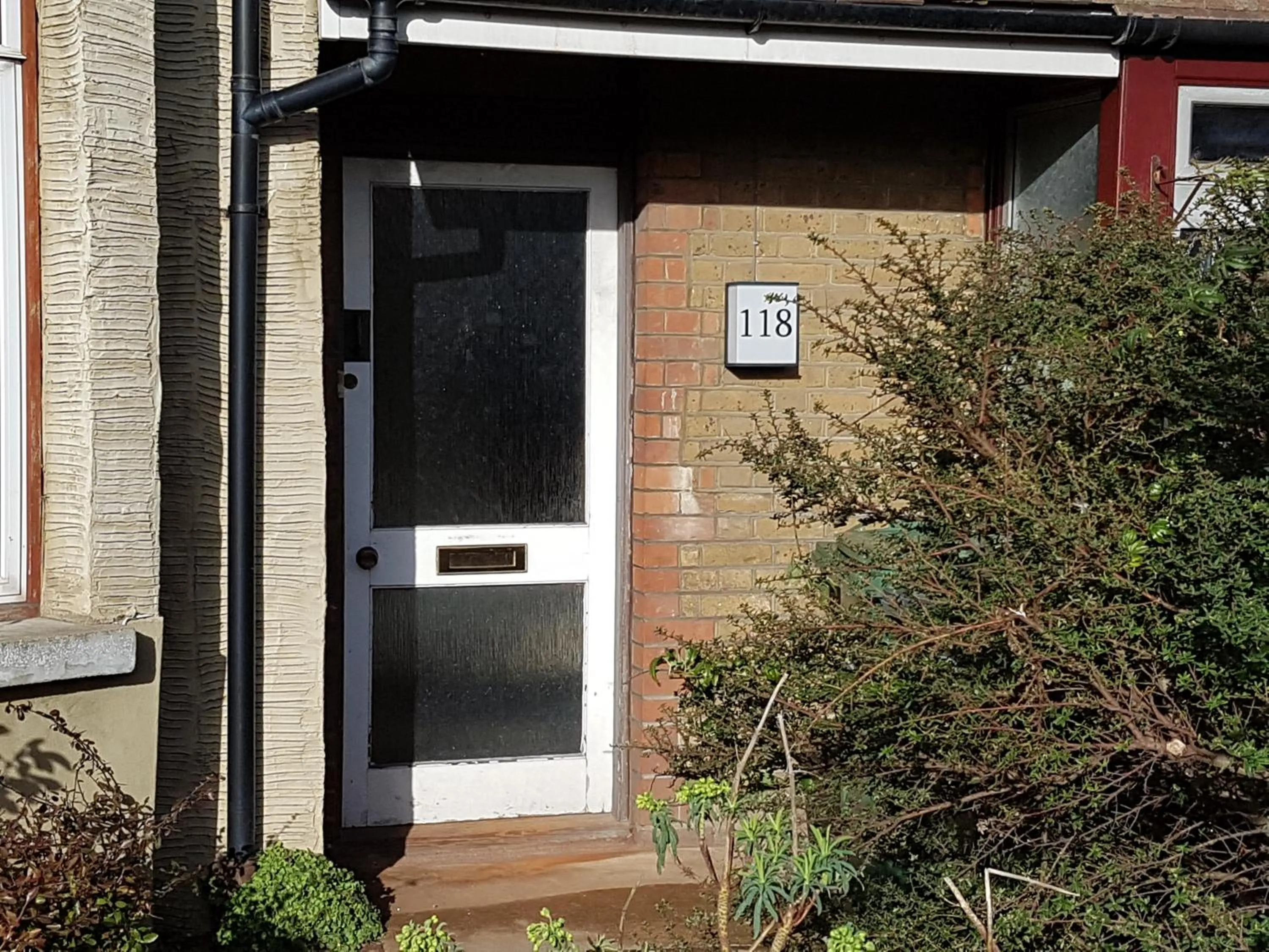 Facade/entrance in 118 Shepherds Lane
