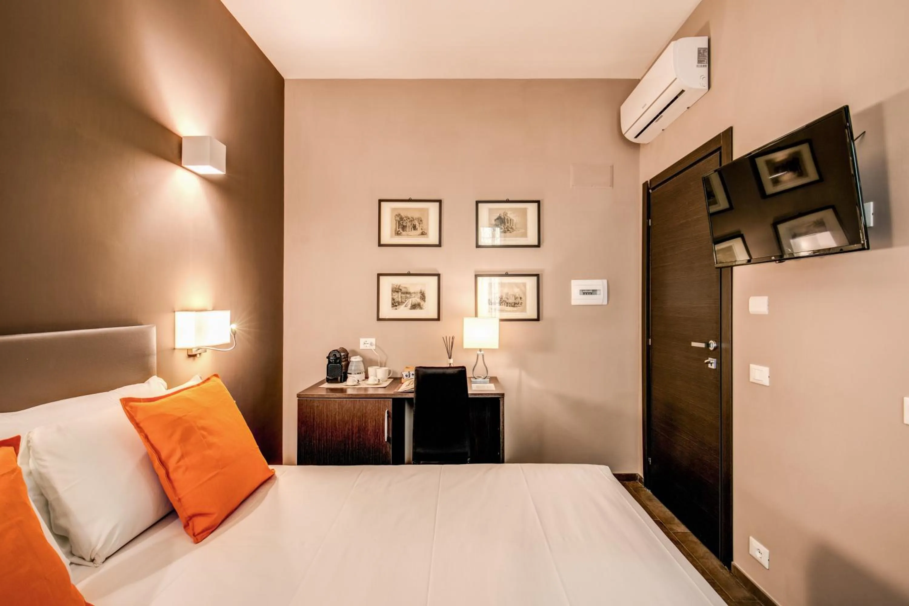 Bed in H501 Luxury Rooms