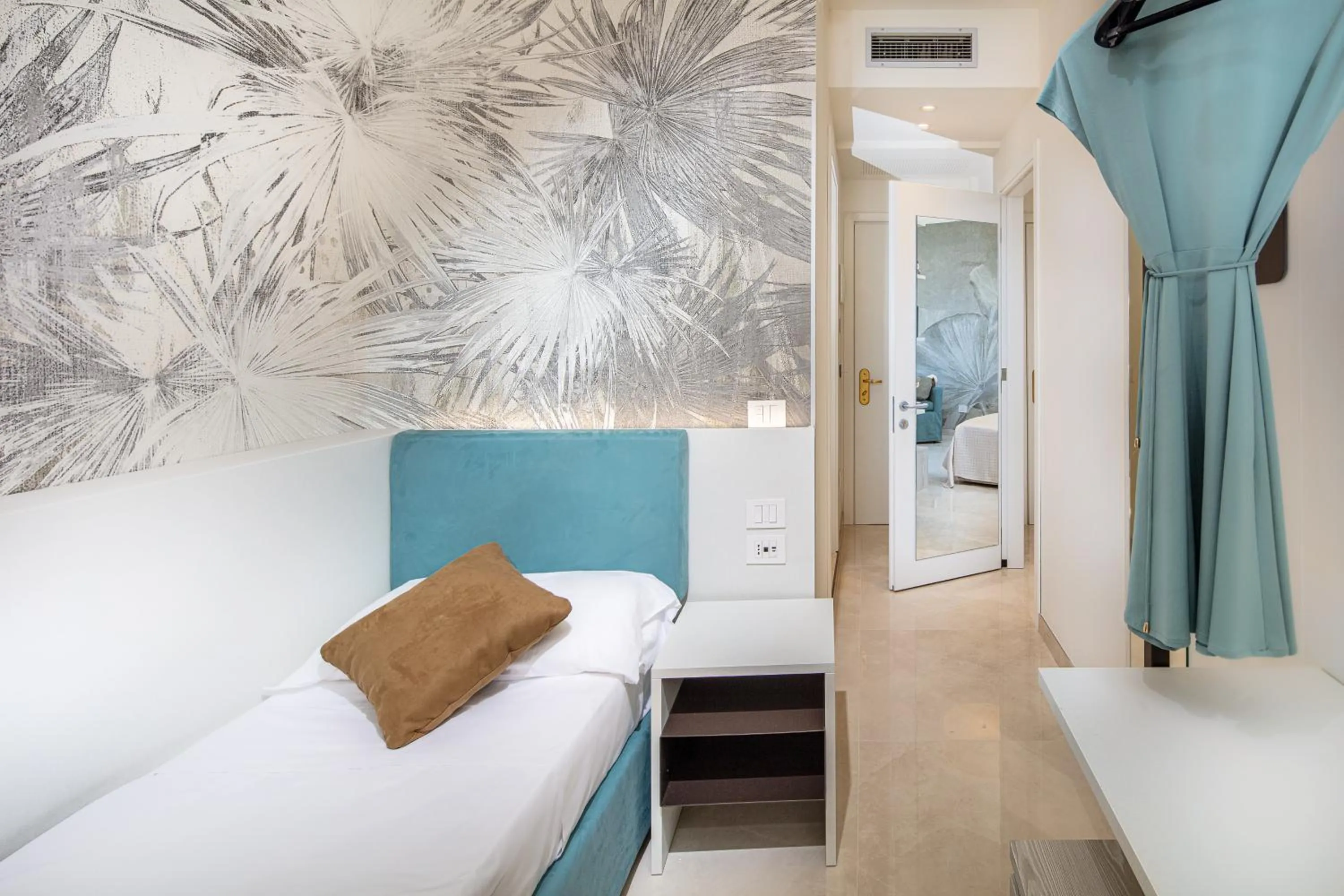 Property building, Bed in Hotel Jasminum