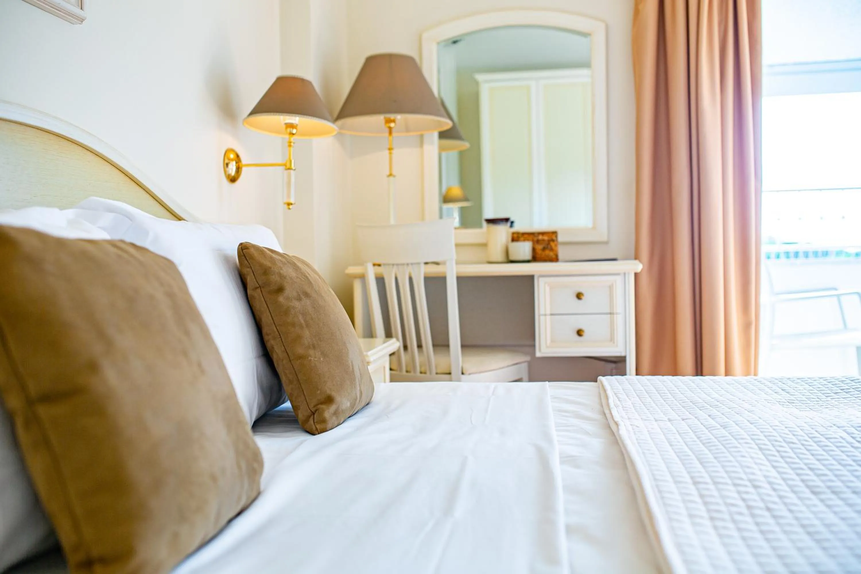 Property building, Bed in Hotel Jasminum