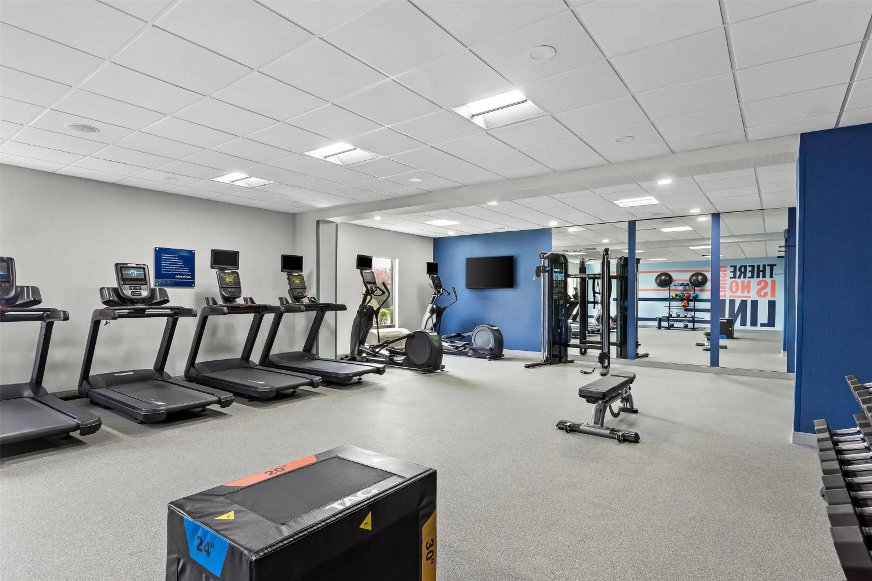 Fitness centre/facilities in Hampton Inn & Suites Bolingbrook