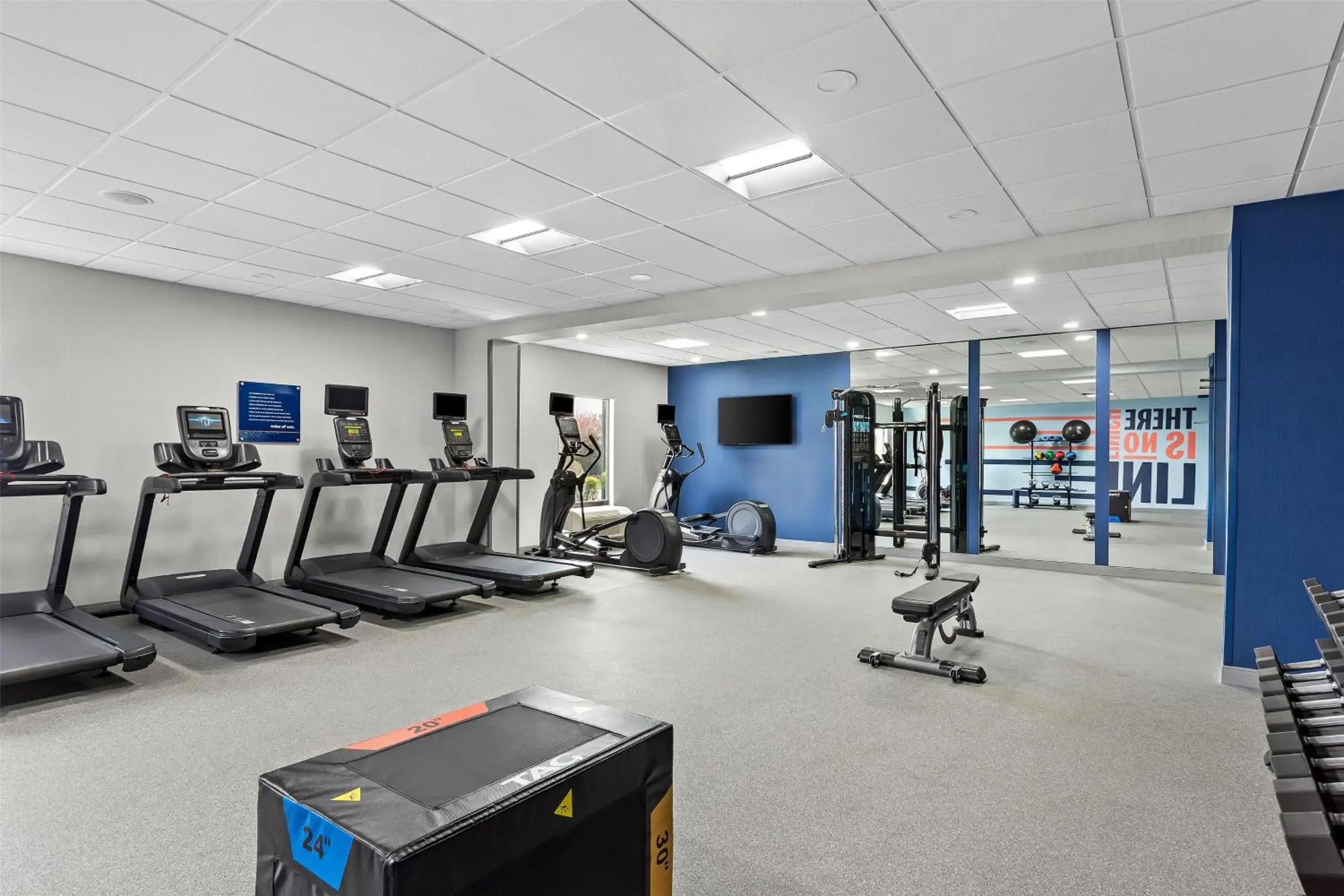 Fitness centre/facilities in Hampton Inn & Suites Bolingbrook Fitness centre/facilities in Hampton Inn & Suites Bolingbrook