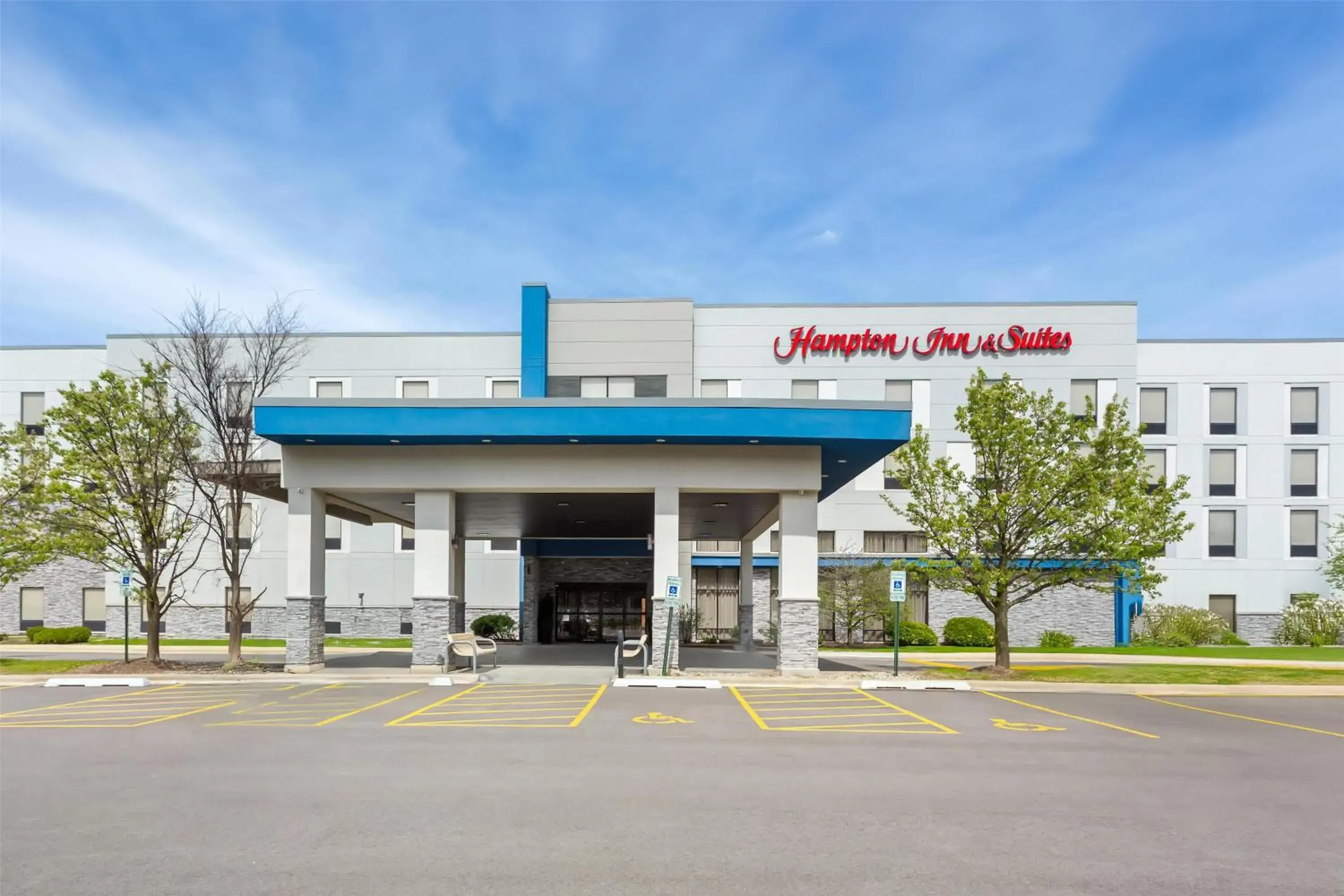 Property building in Hampton Inn & Suites Bolingbrook Property building in Hampton Inn & Suites Bolingbrook