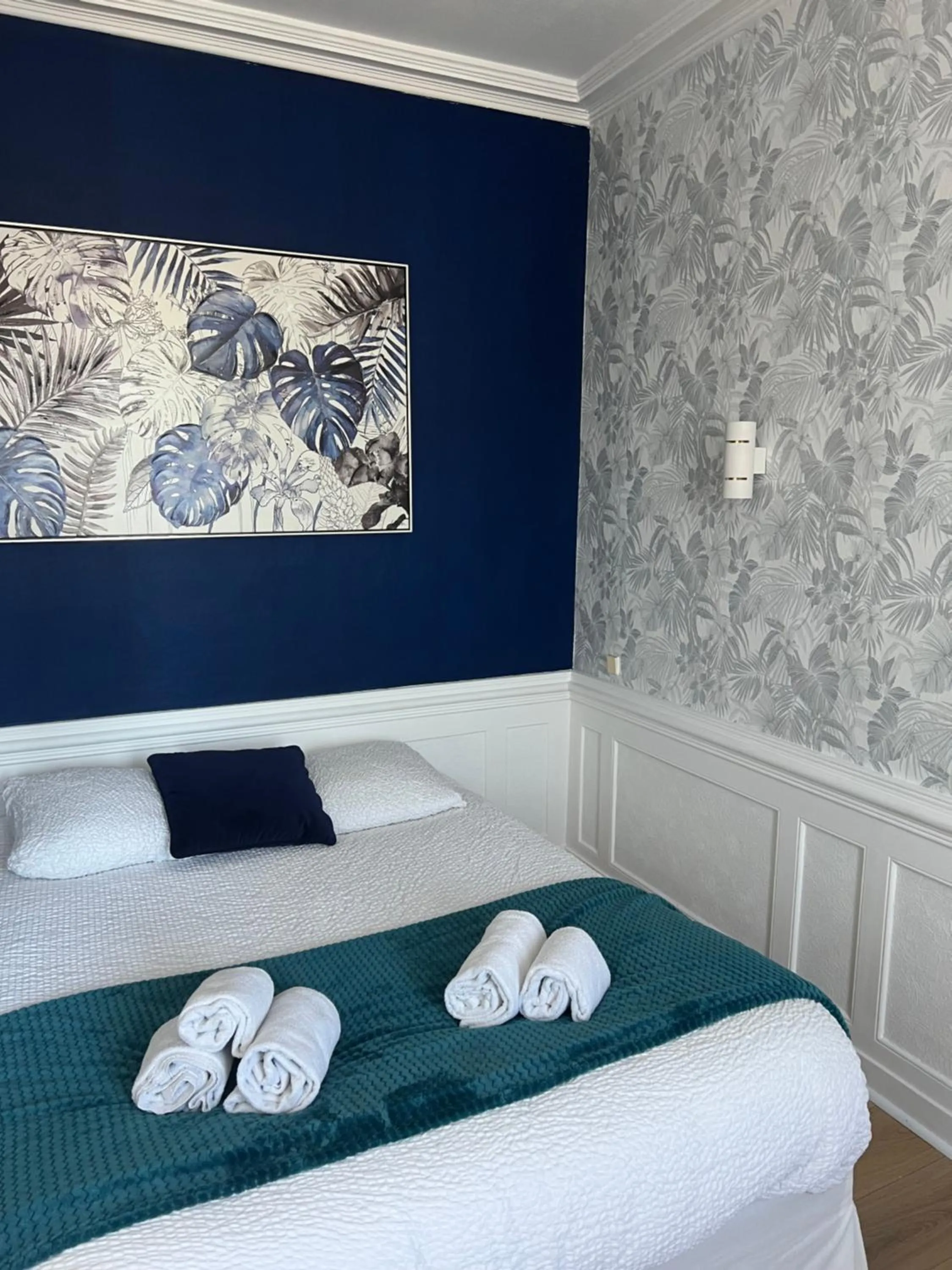 Bed in Hôtel Les Quais