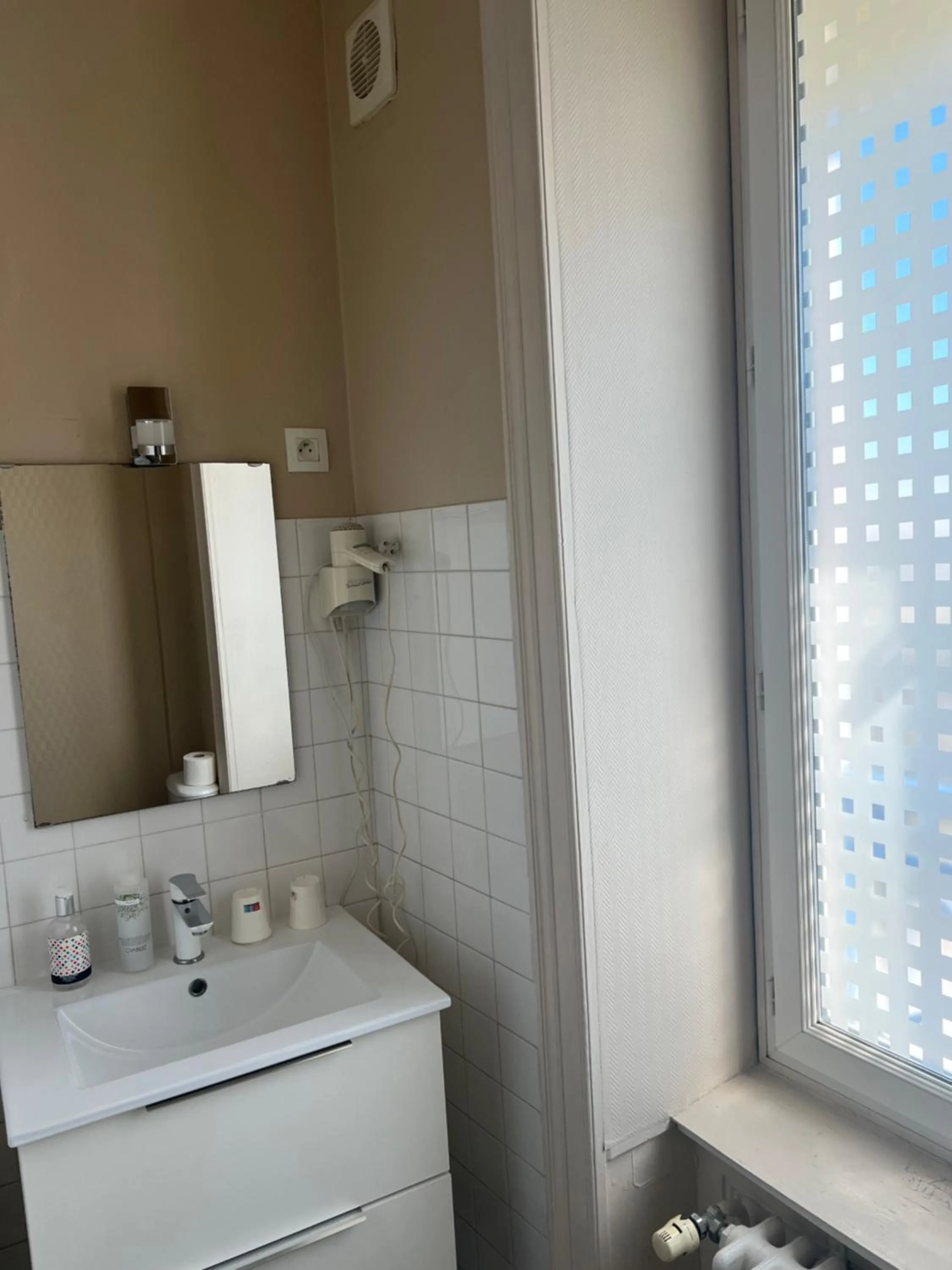 Bathroom in Hôtel Les Quais