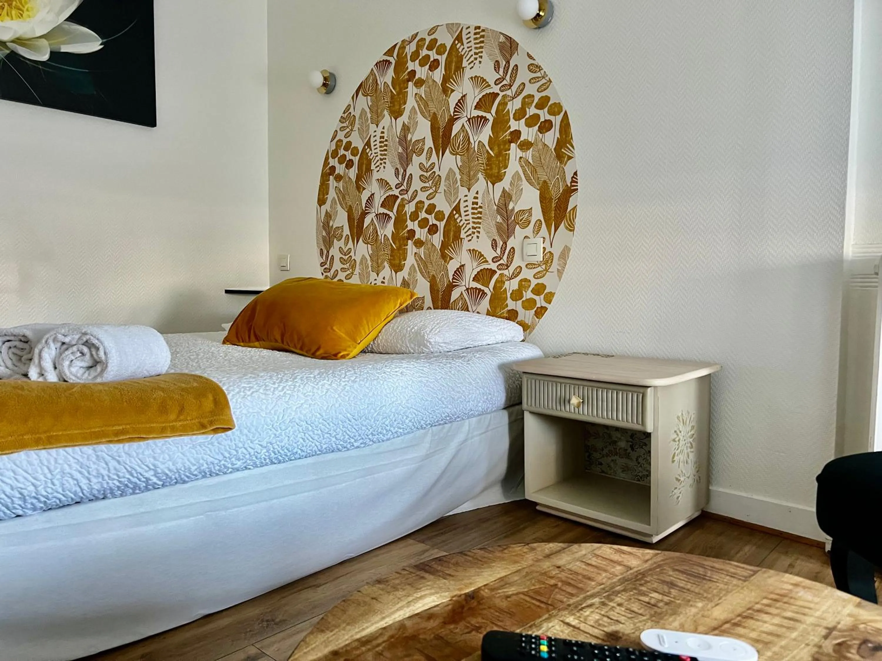 Bed in Hôtel Les Quais