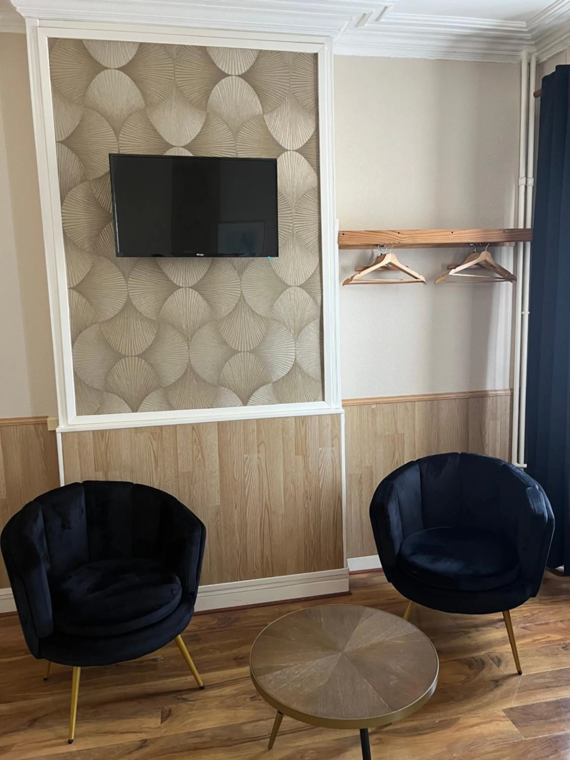 Photo of the whole room in Hôtel Les Quais