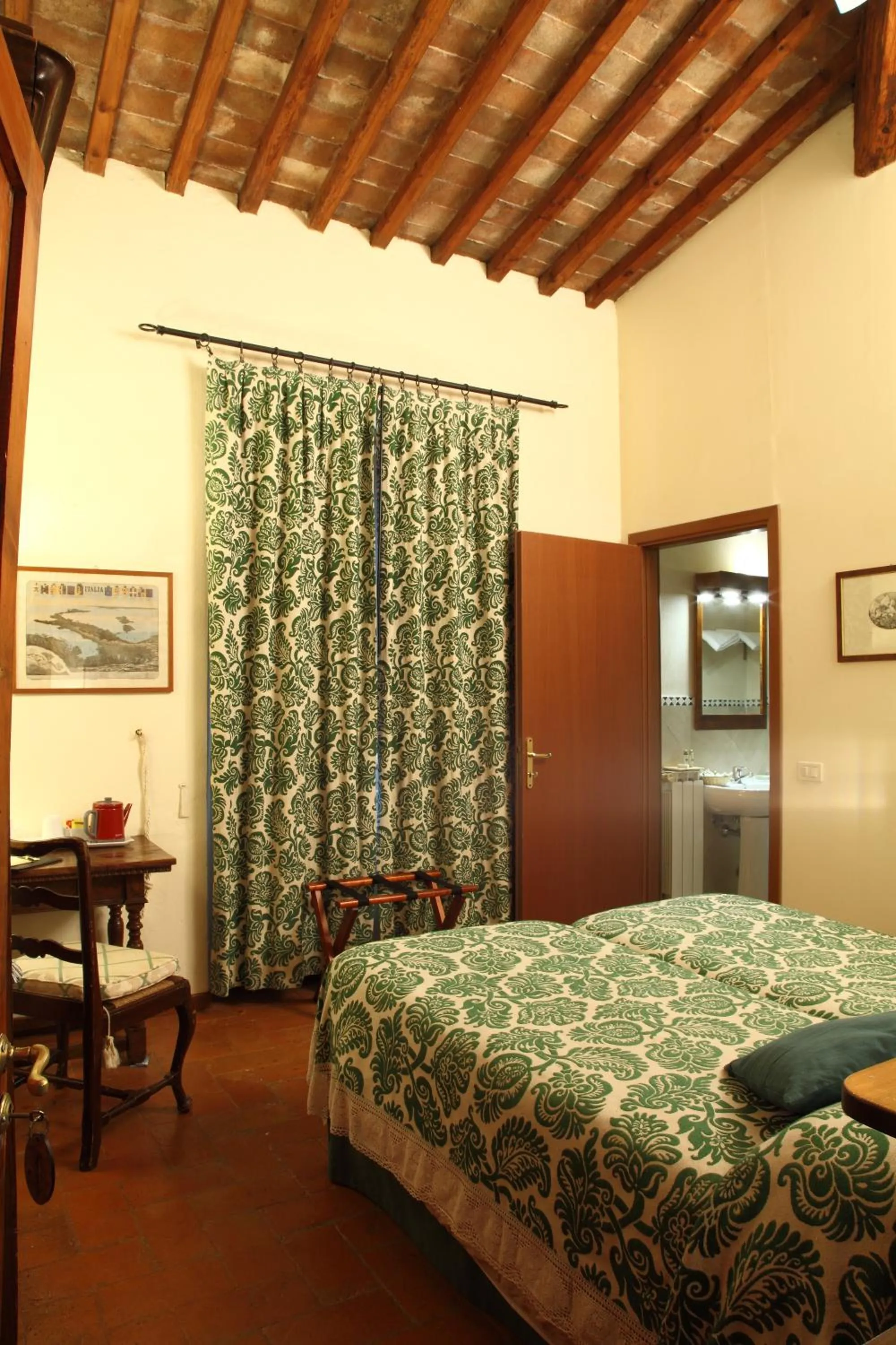 Bed in Rovezzano B&B