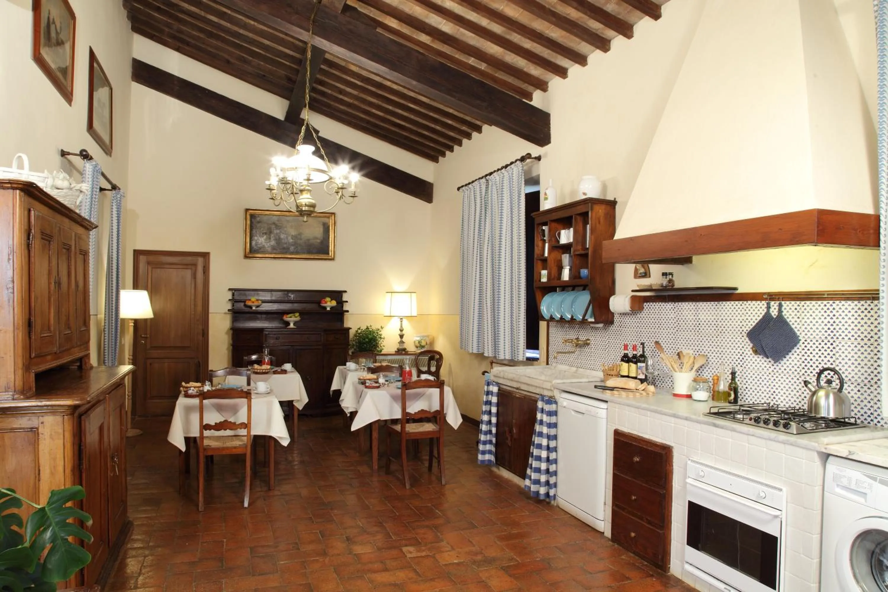 Communal kitchen in Rovezzano B&B