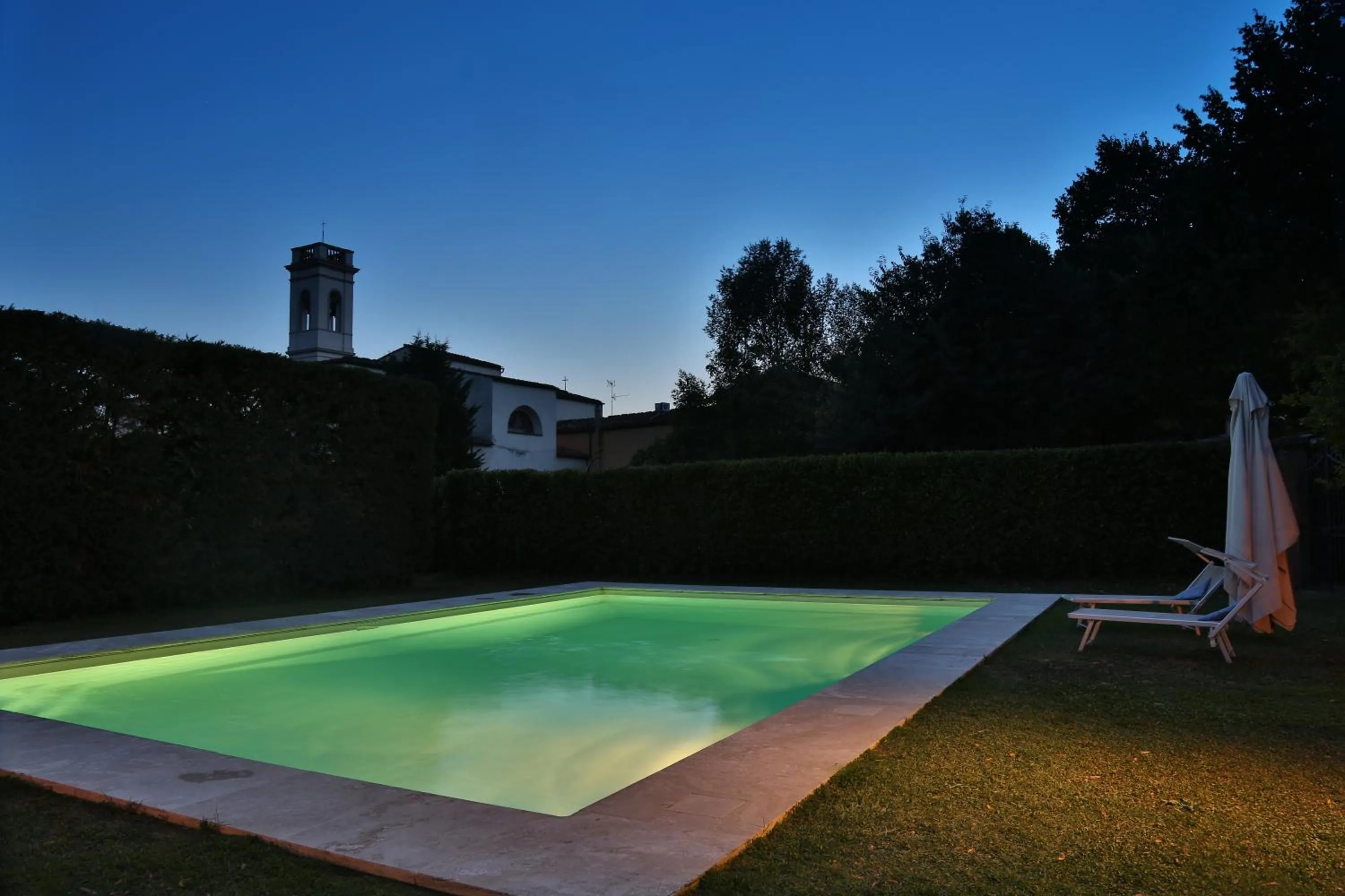 Swimming pool in Rovezzano B&B