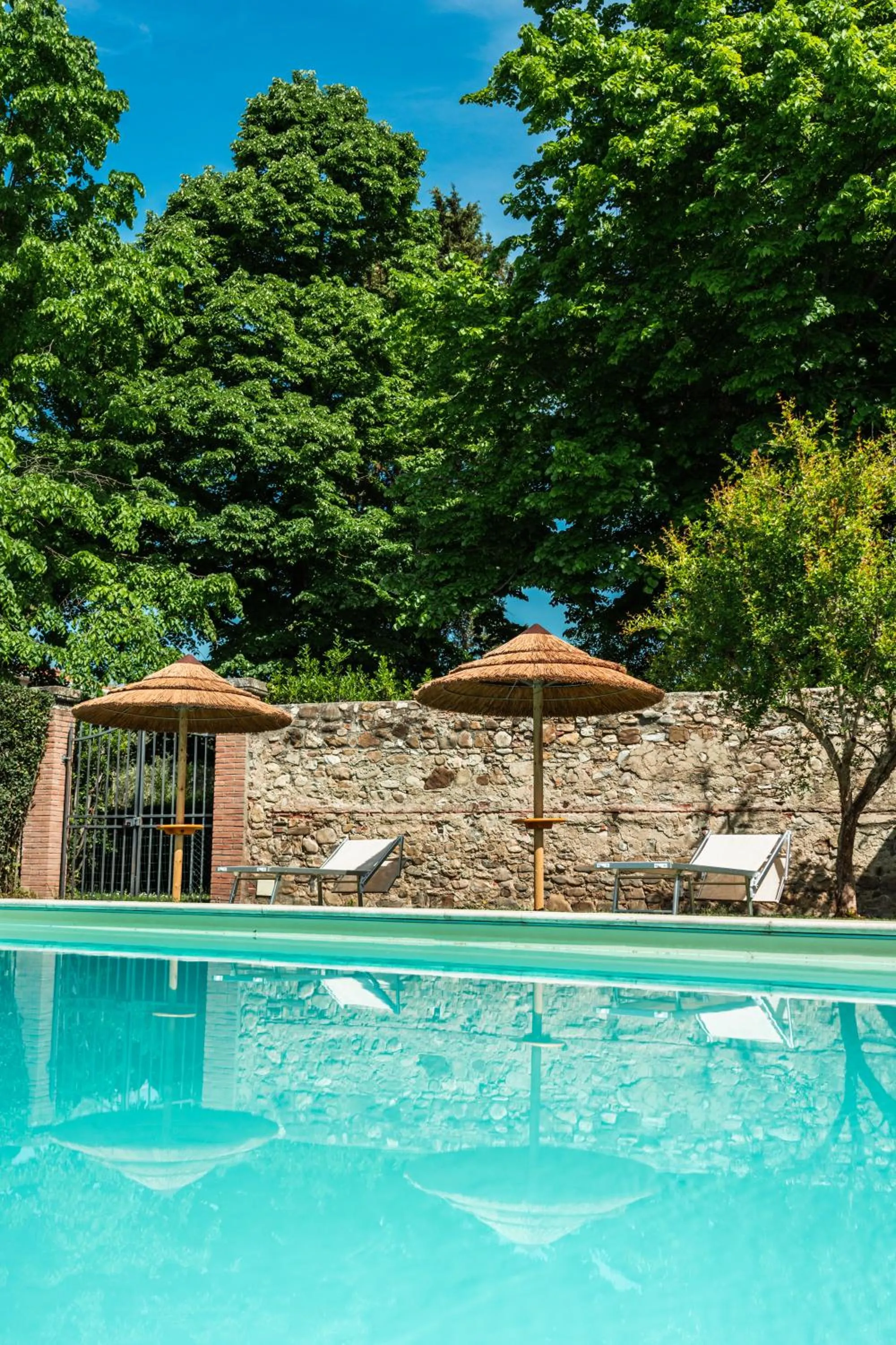Swimming pool in Rovezzano B&B