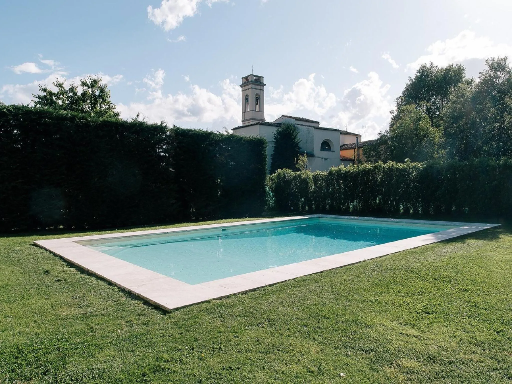Swimming pool in Rovezzano B&B