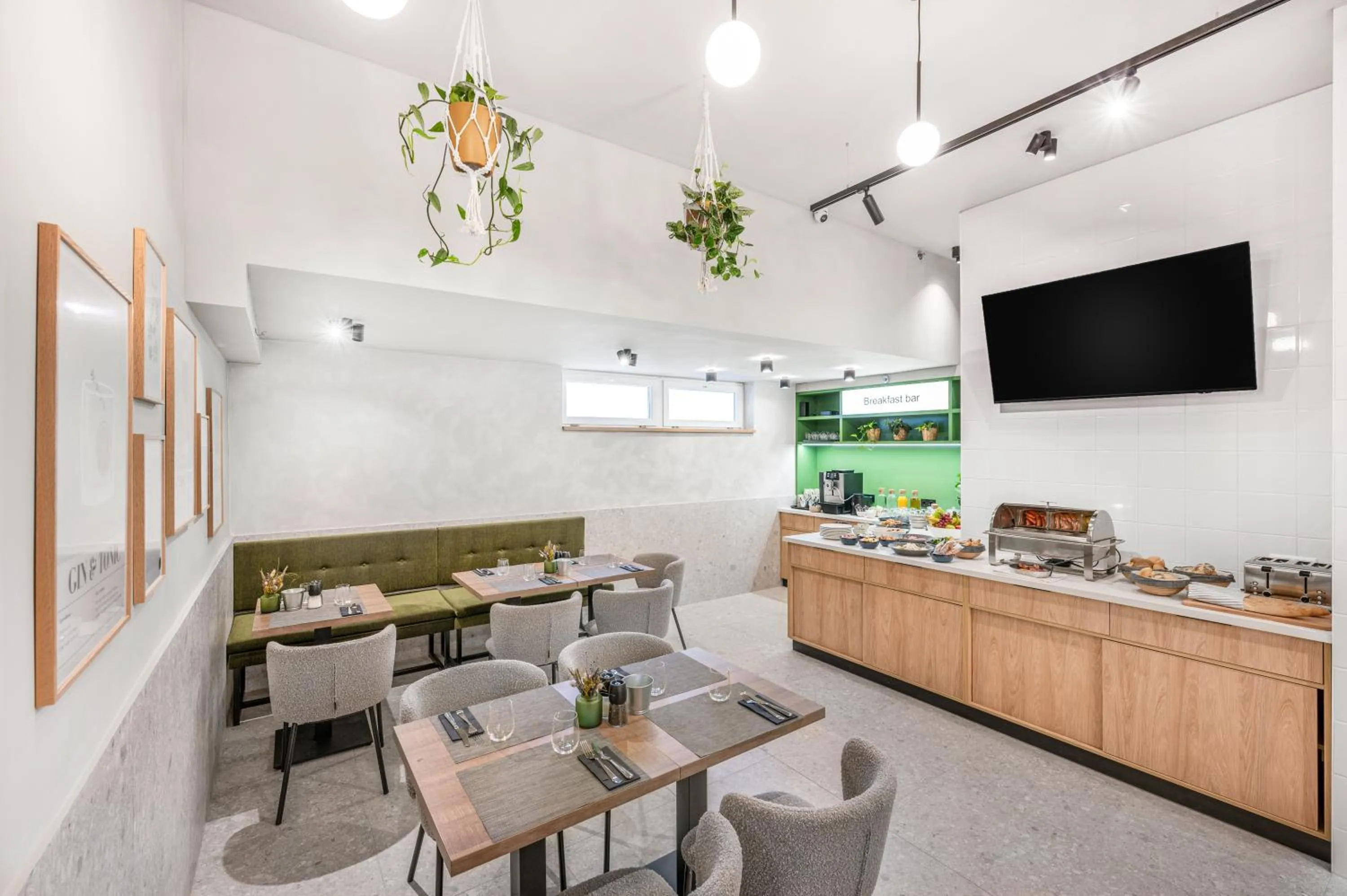 Food and drinks in Florin Apart Hotel