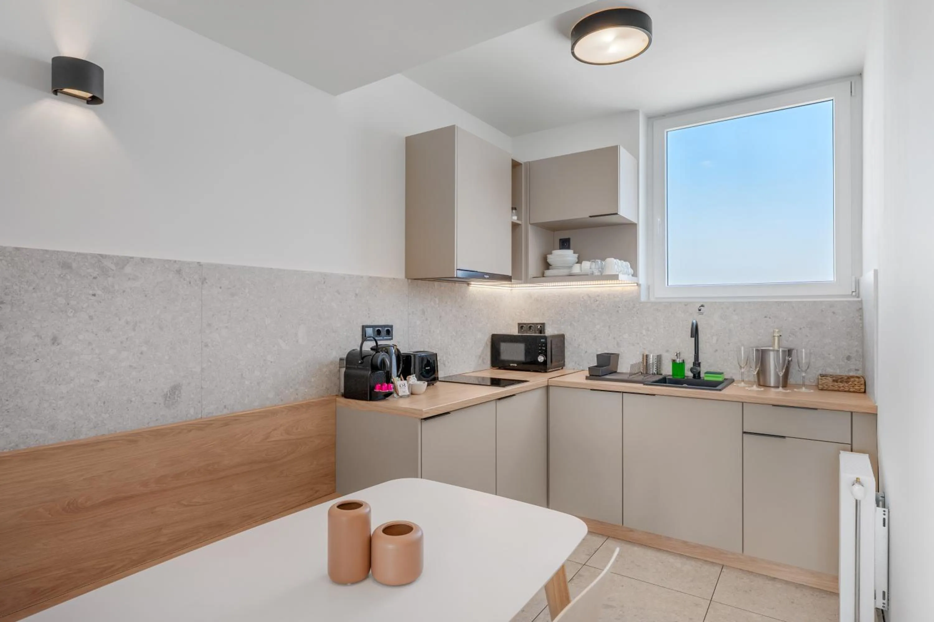 kitchen in Florin Apart Hotel