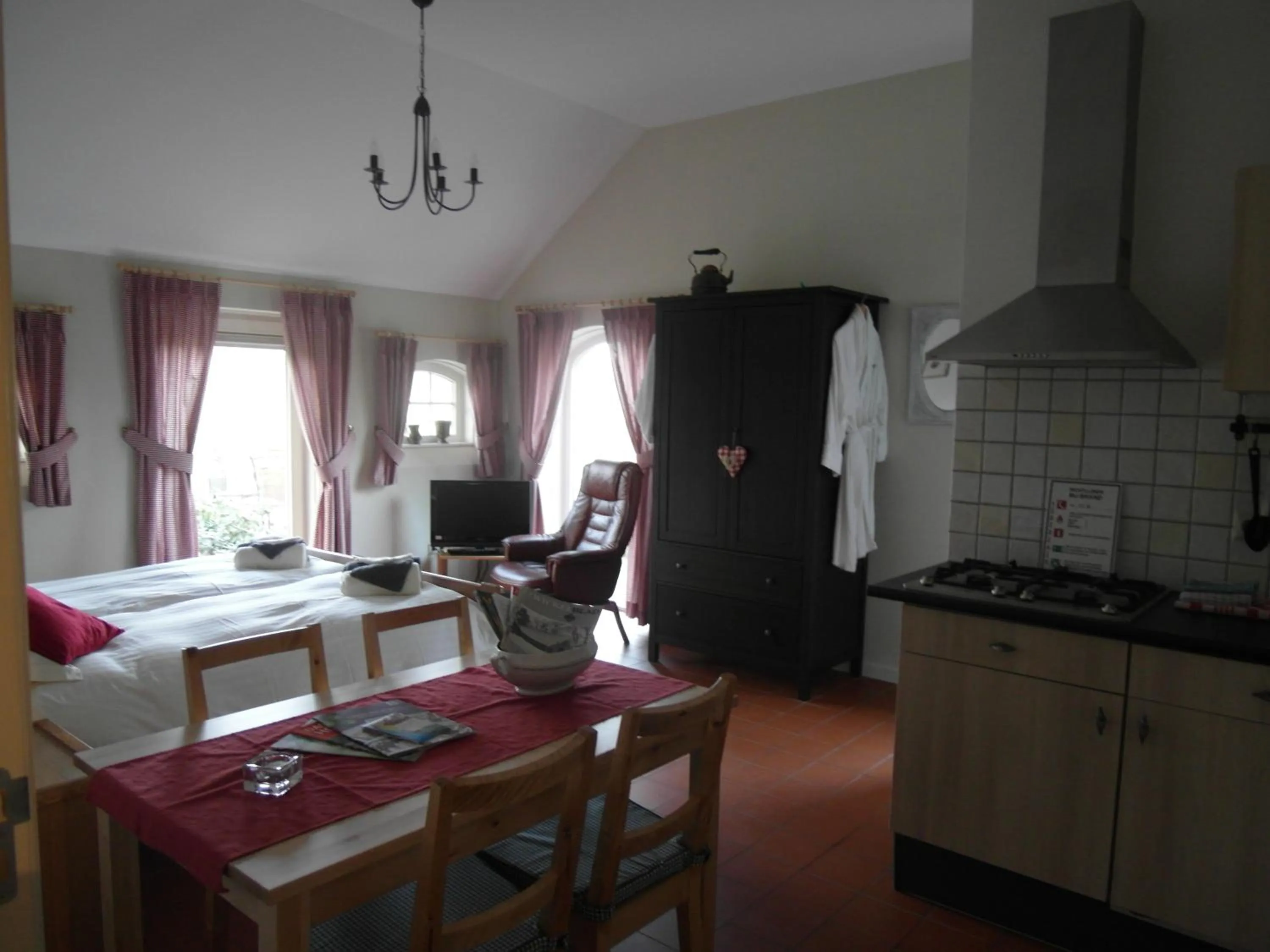 Photo of the whole room in B&B De Pepper