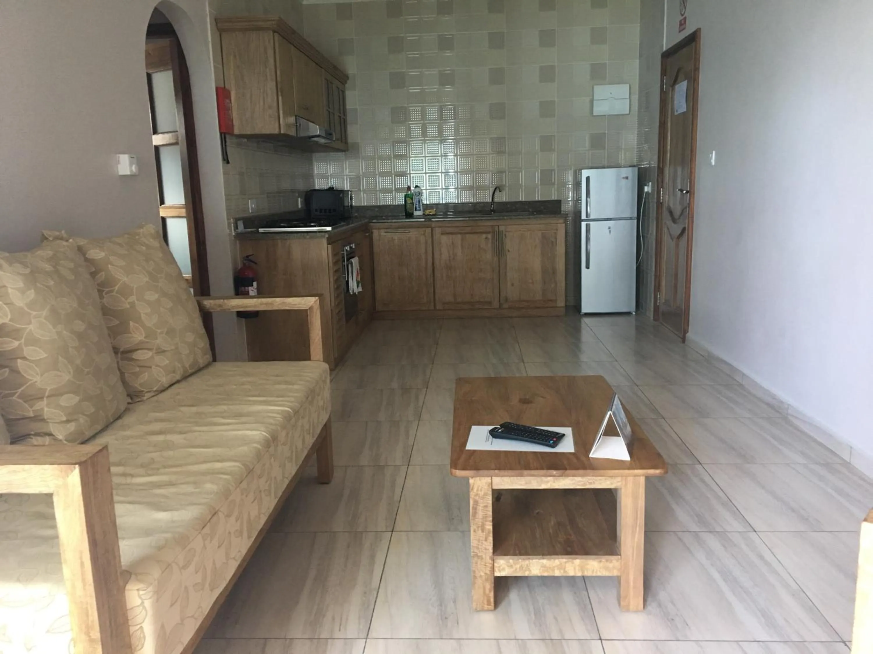 Communal lounge/ TV room in Shanaz Beachside Retreat