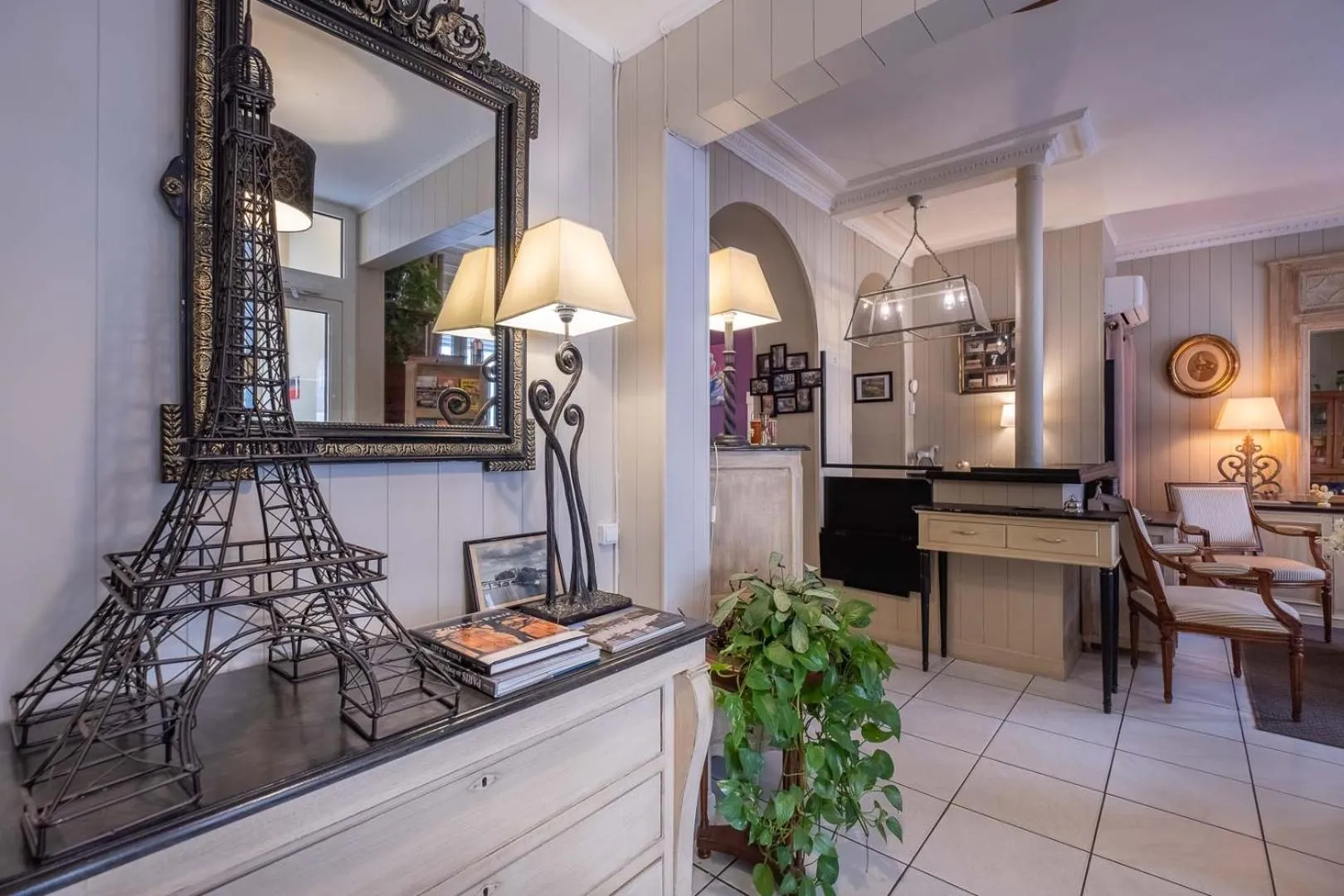 Lobby or reception in Hôtel de l'Avre