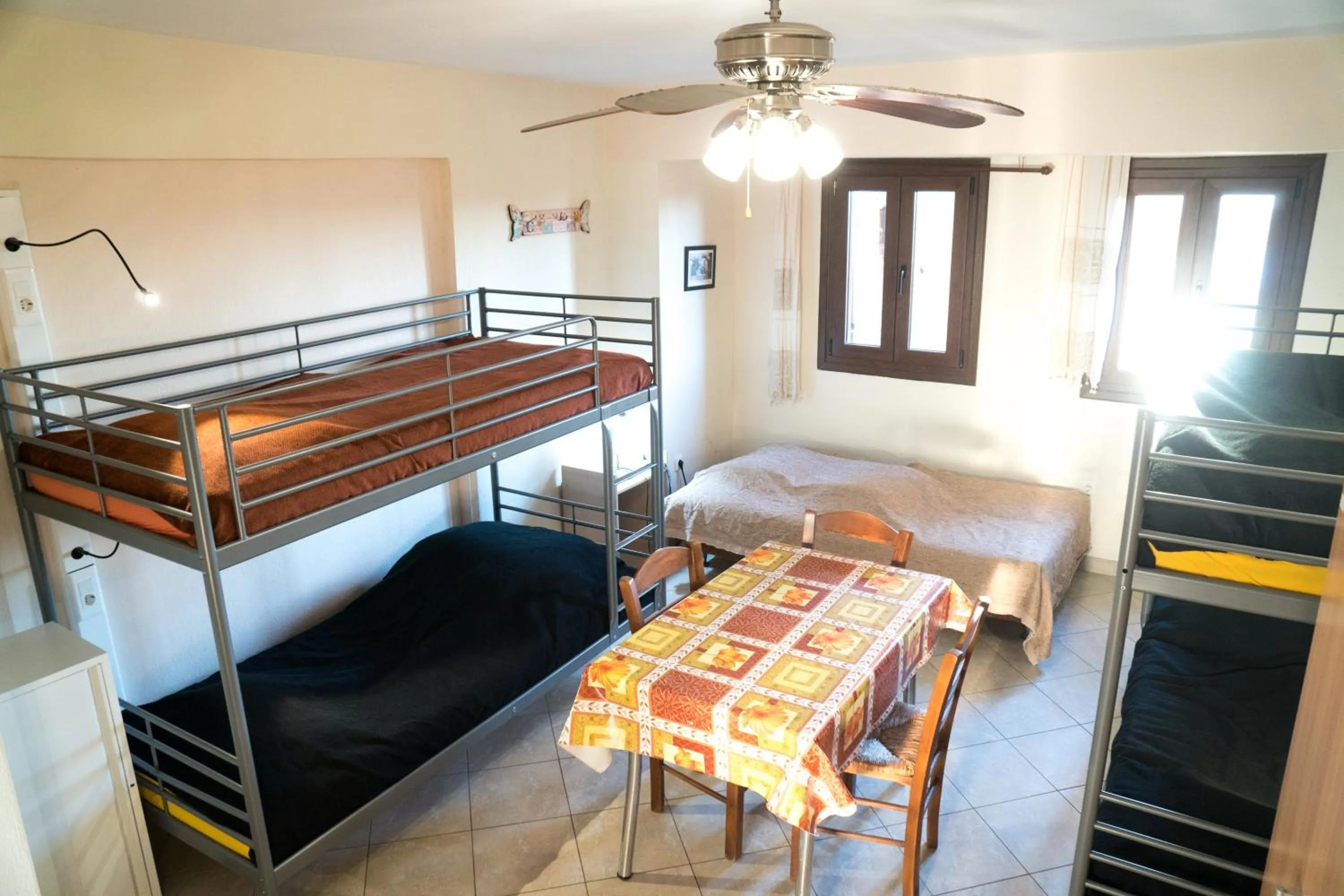 Day, Bed in Studios Arabas