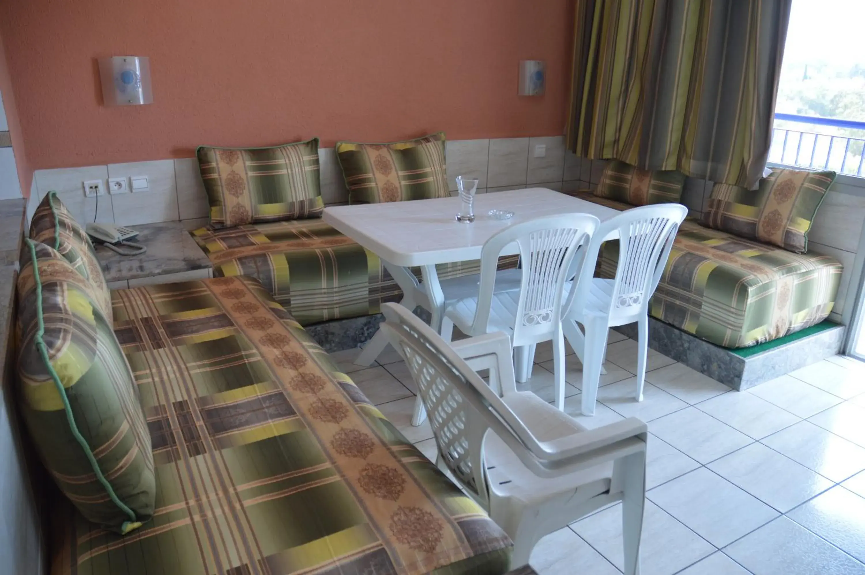 Living room, Restaurant/Places to Eat in Residence Yasmina Agadir